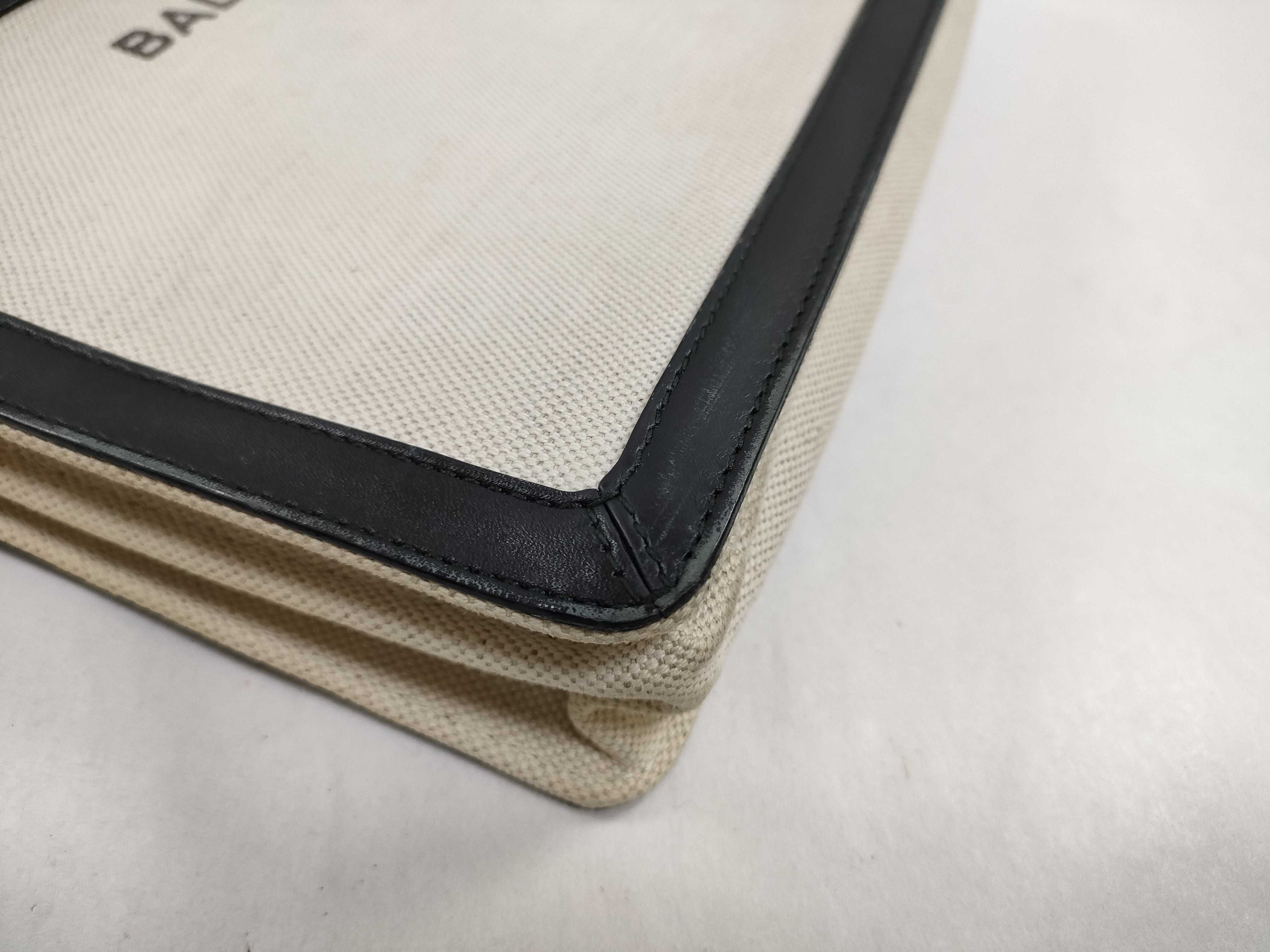 clutch bag — view 3