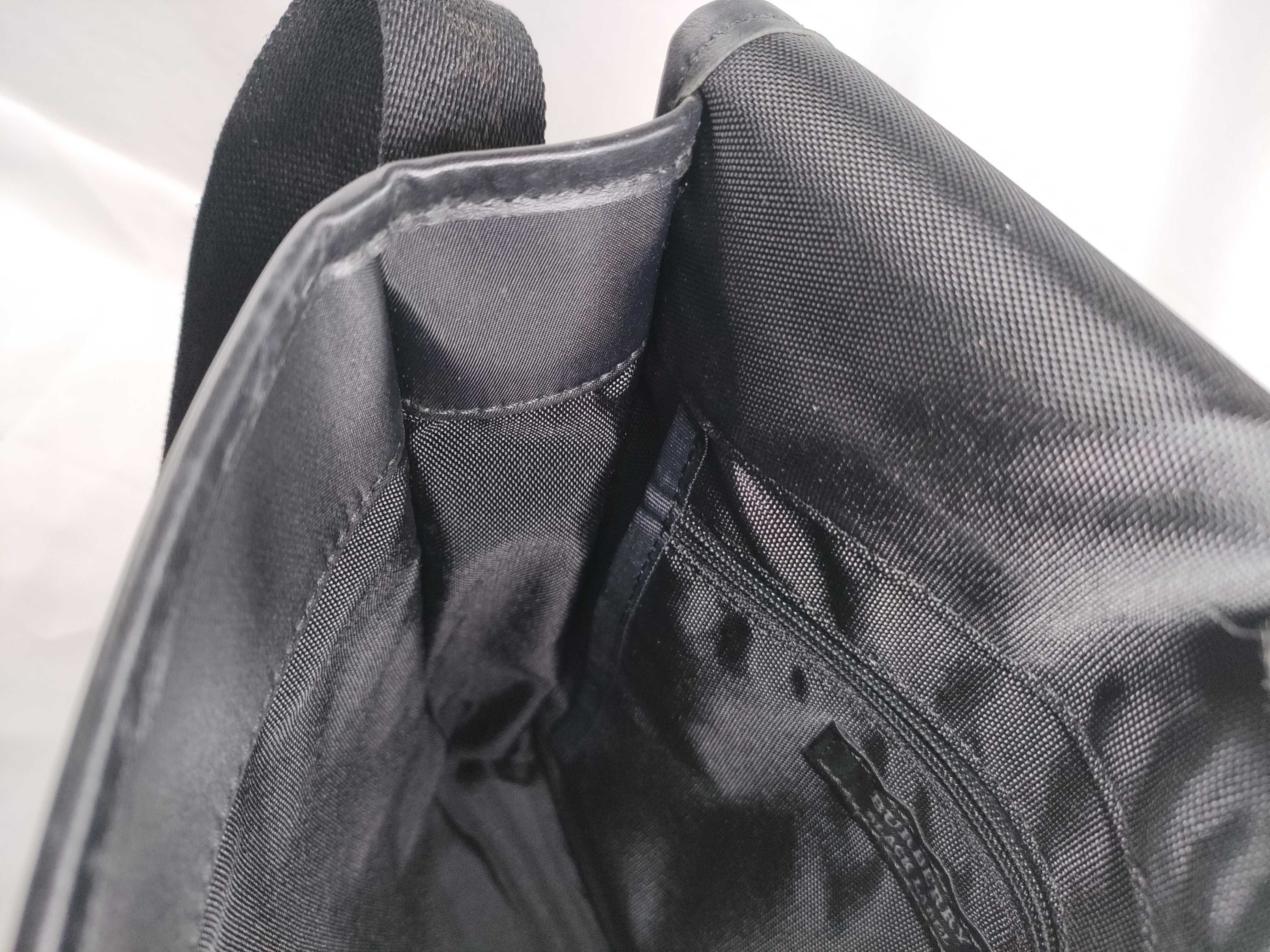 Black Label Burberry Shoulder Bag — view 11