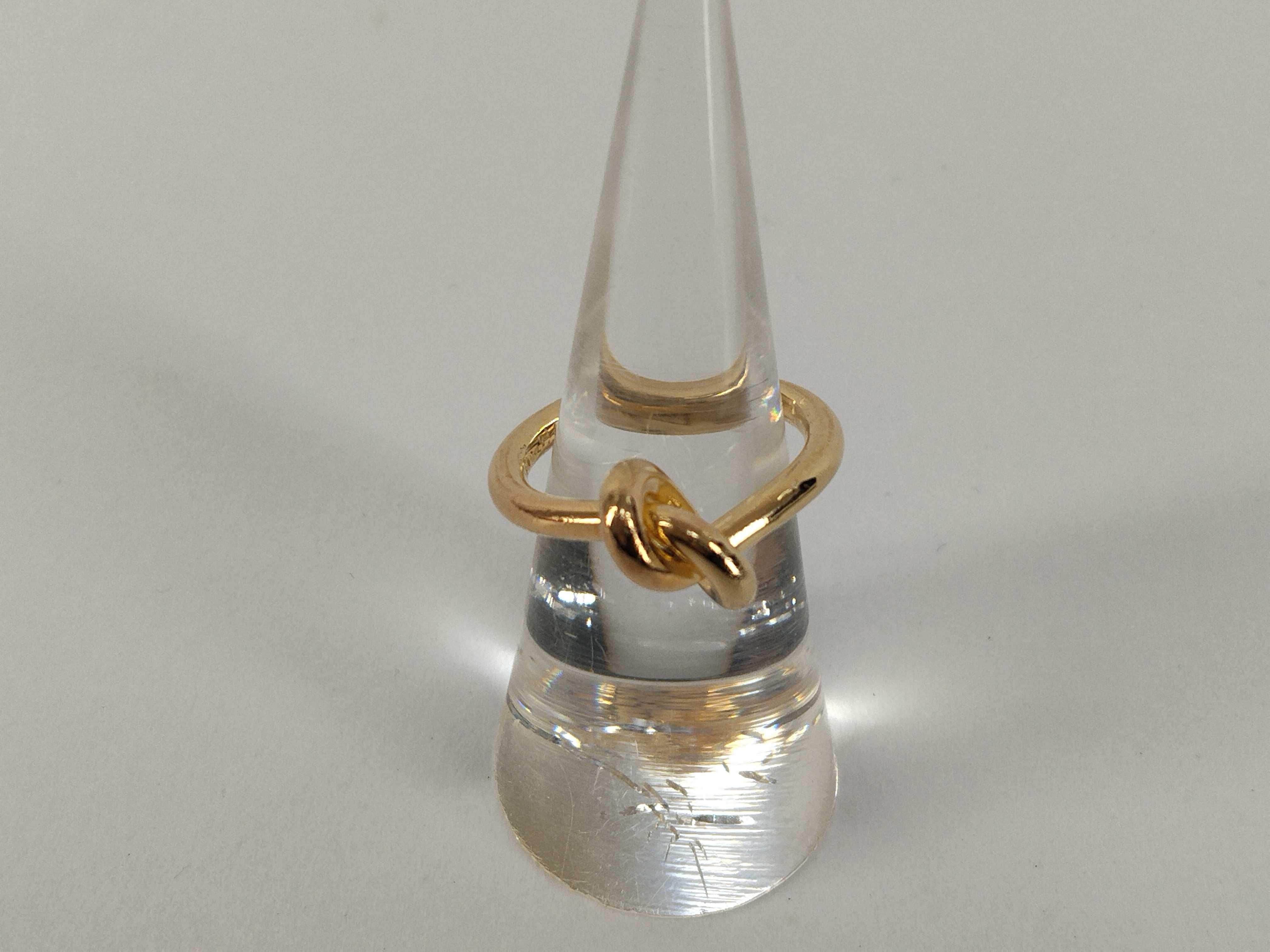 Knot Ring