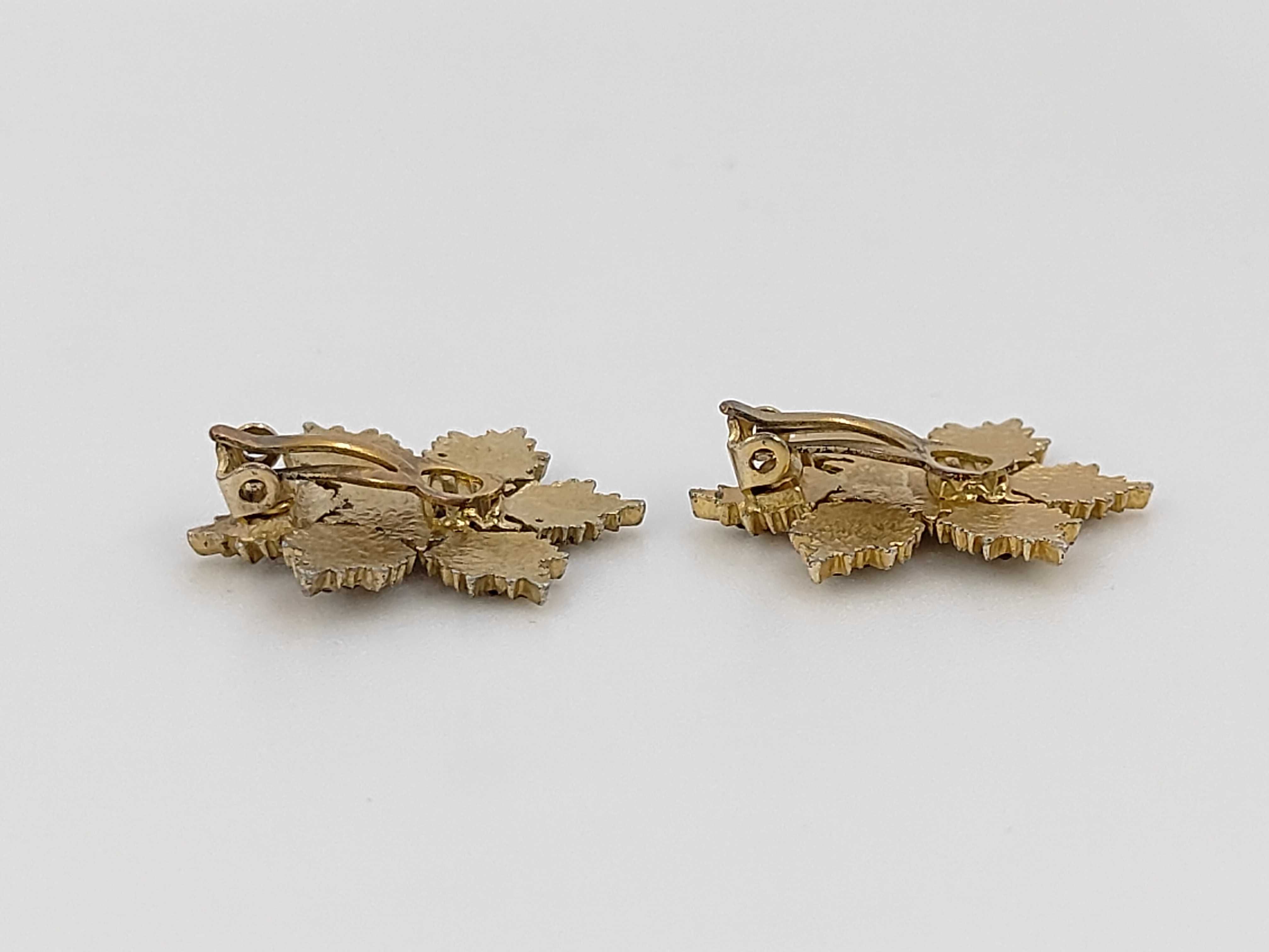 Earrings 01A Earrings — view 3