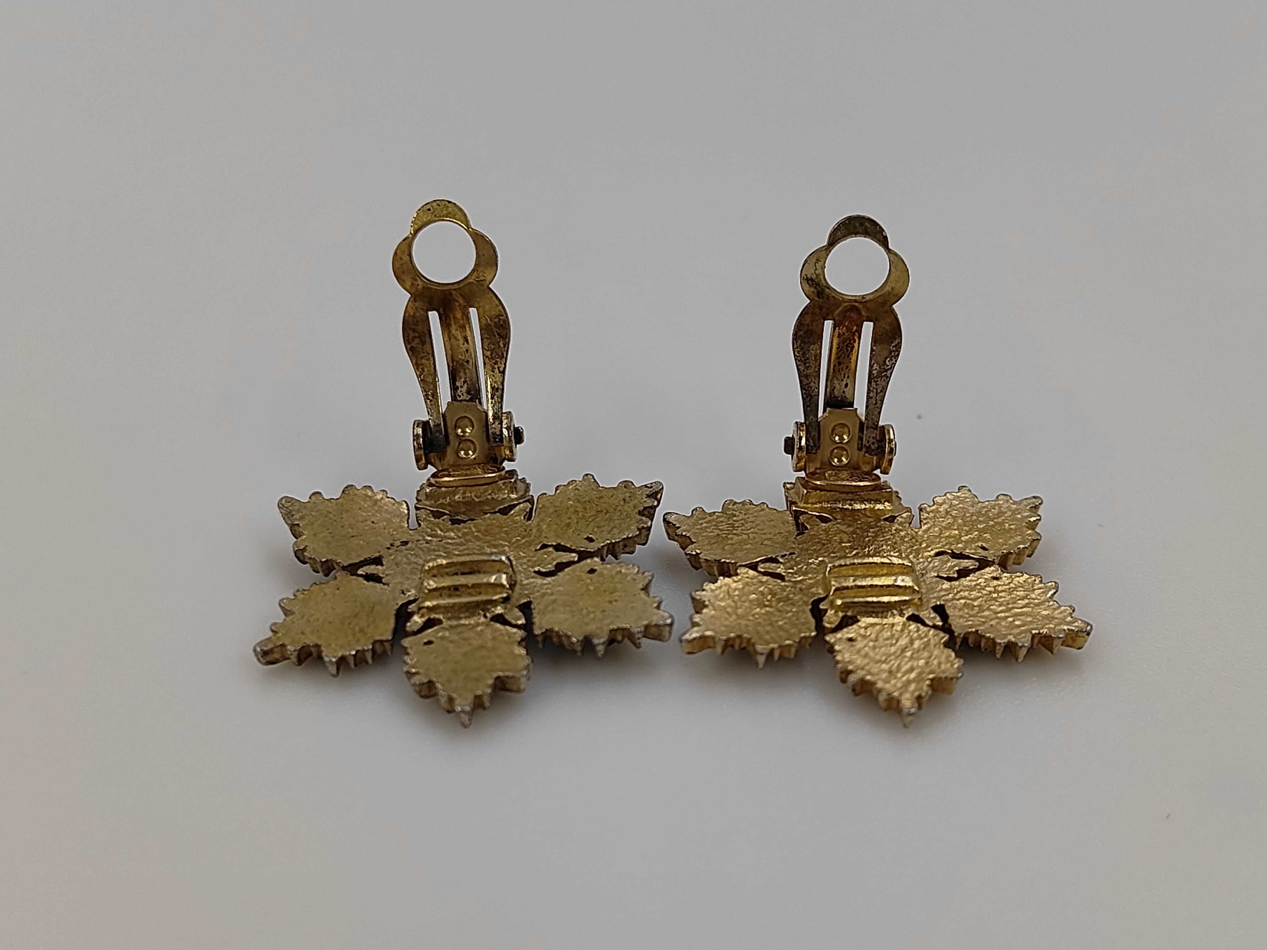 Earrings 01A Earrings — view 5