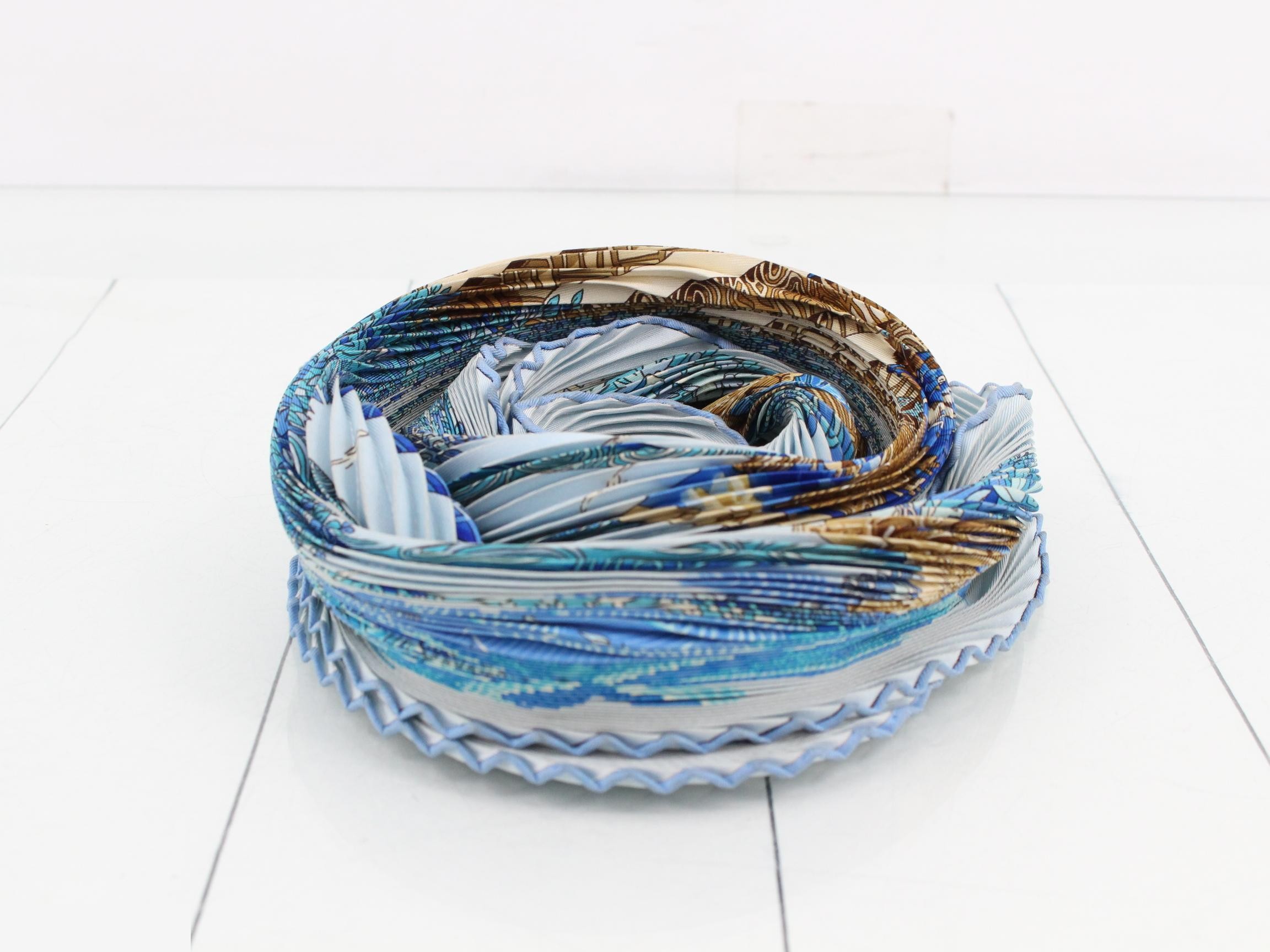 Carre 90 Scarf — view 2