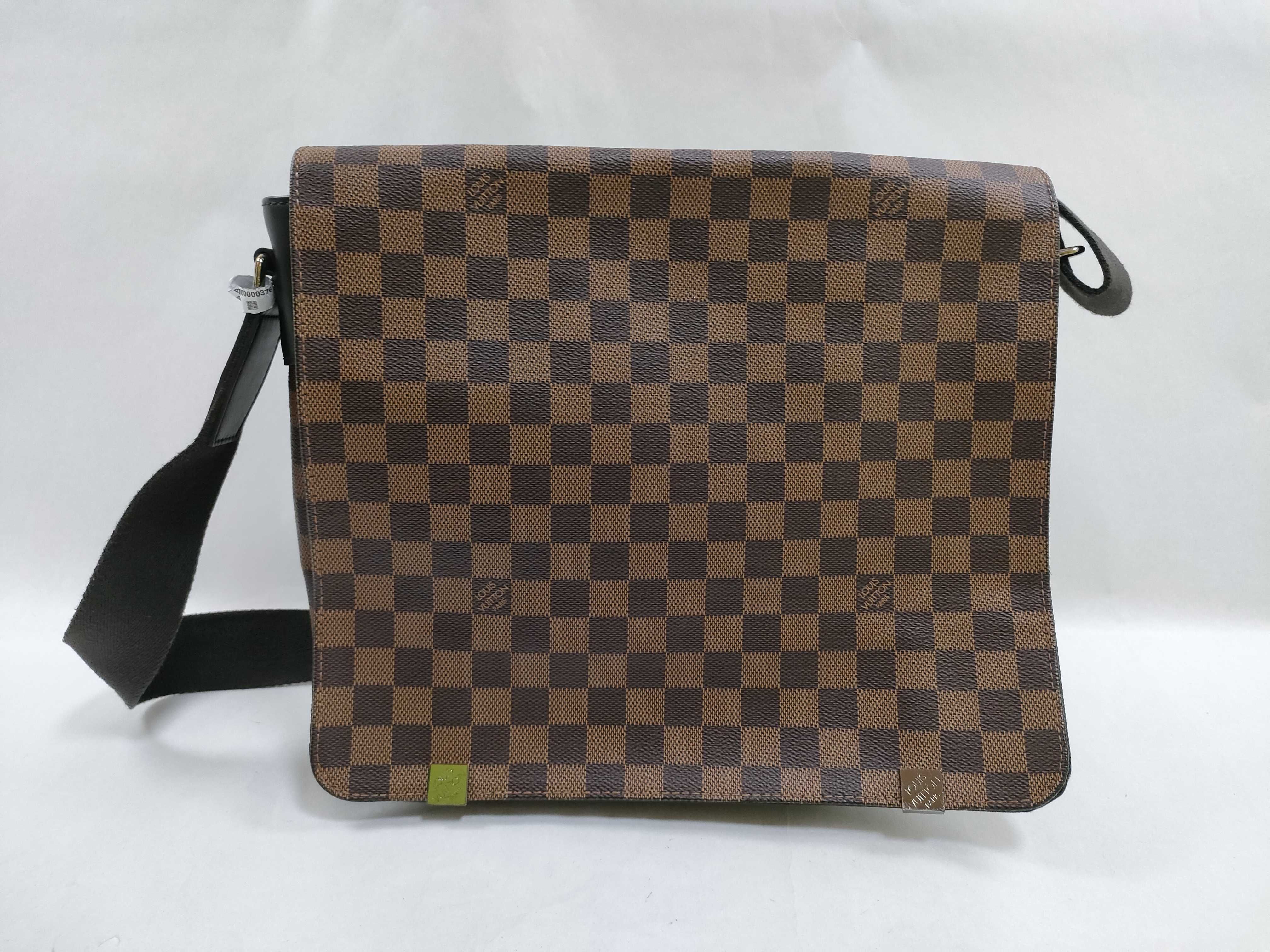 Damier ID- Damier Ebene District MM N41032 CA5108 Shoulder Bag