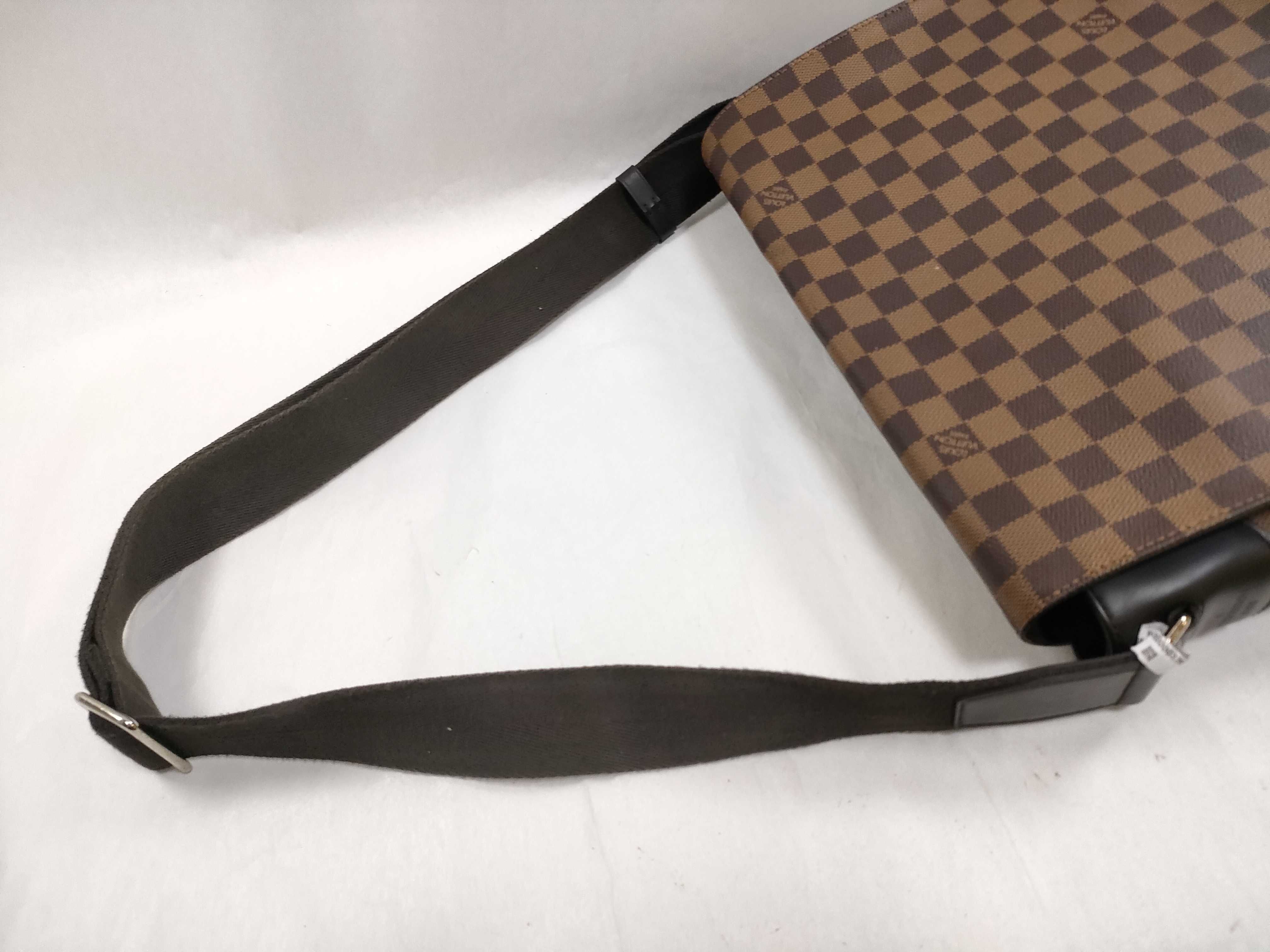 Damier ID- Damier Ebene District MM N41032 CA5108 Shoulder Bag — view 3