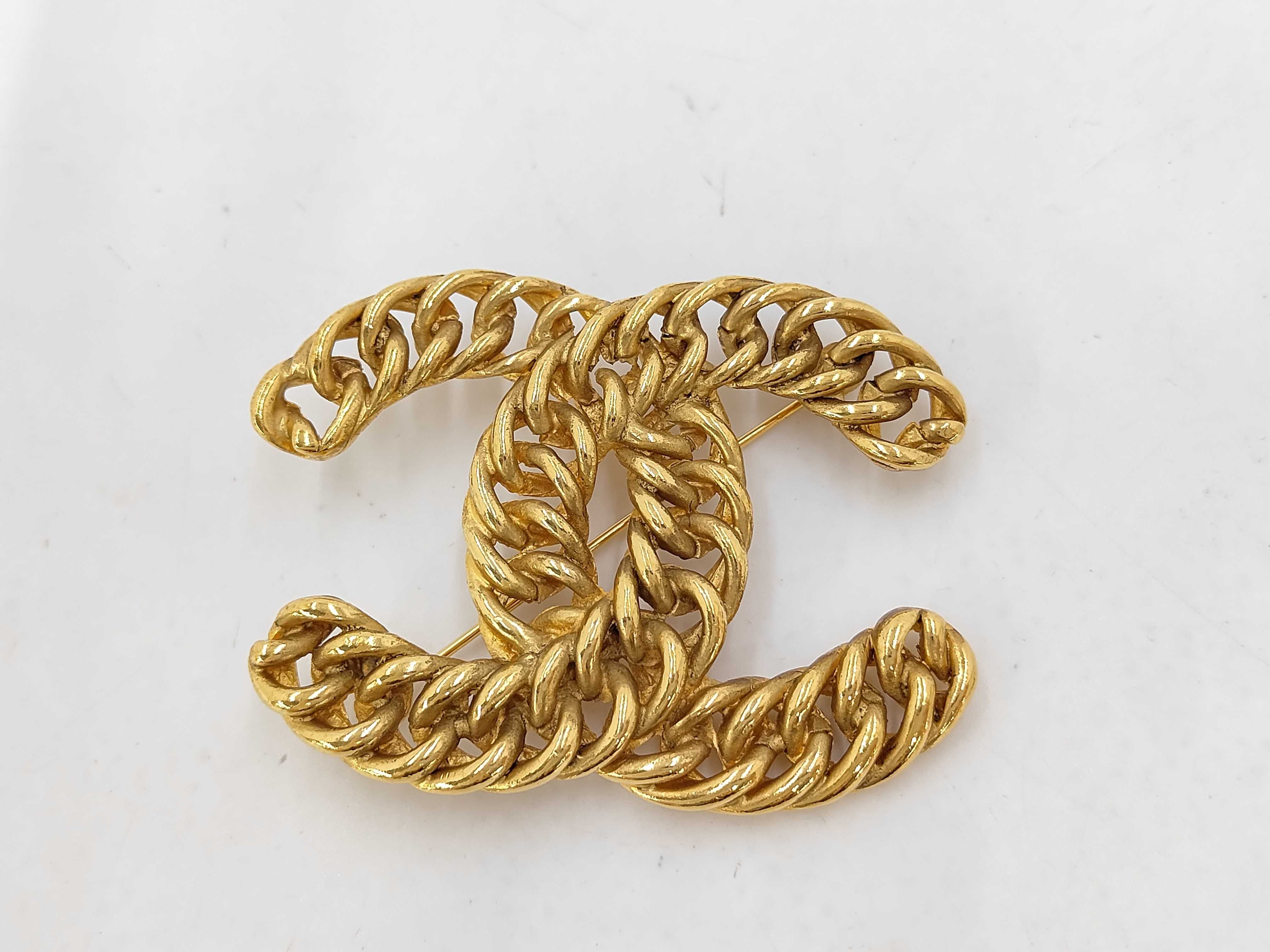 brooch