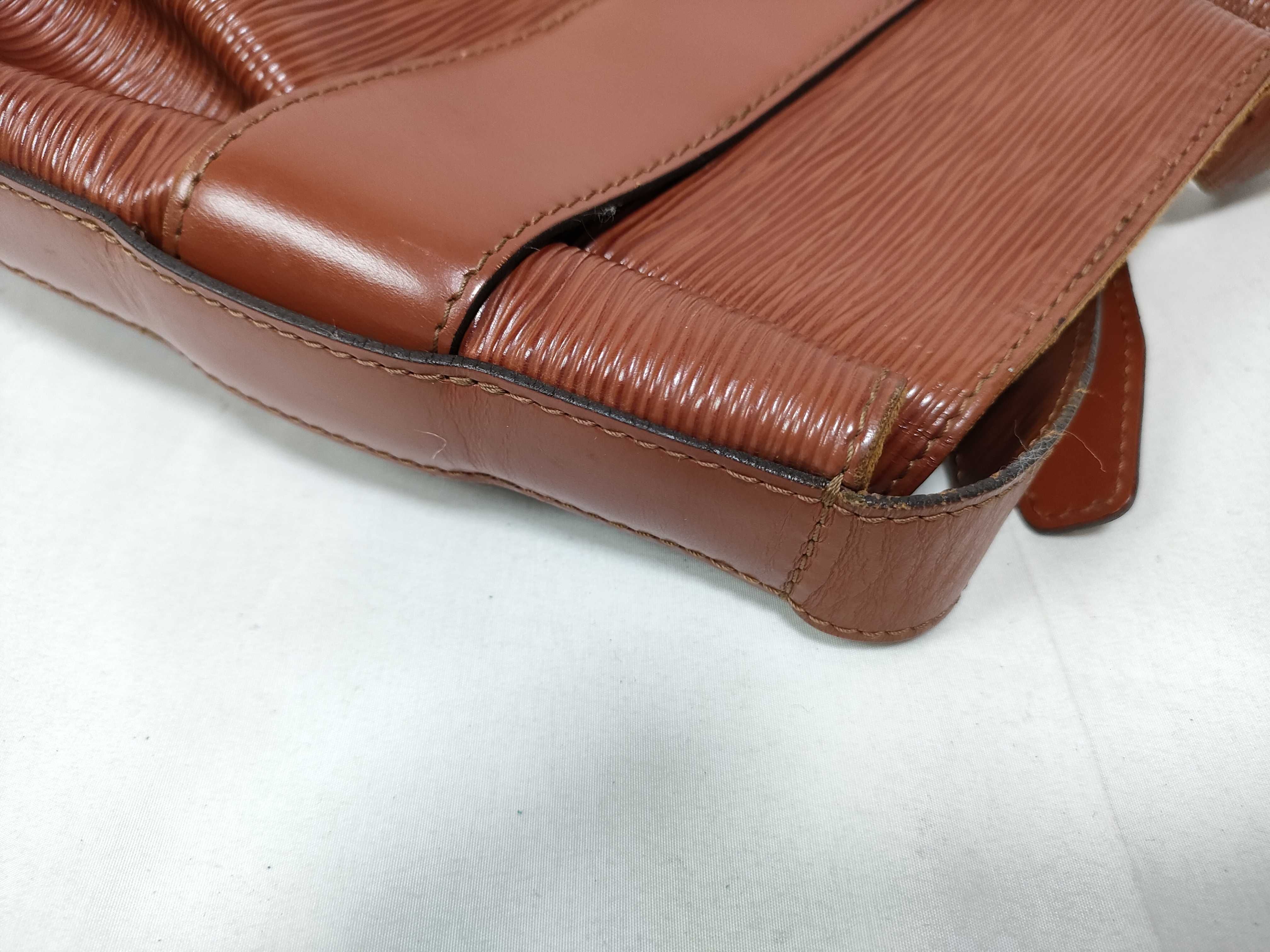 Epi M80203 Epi Sac Depaule PM Shoulder Bag — view 8