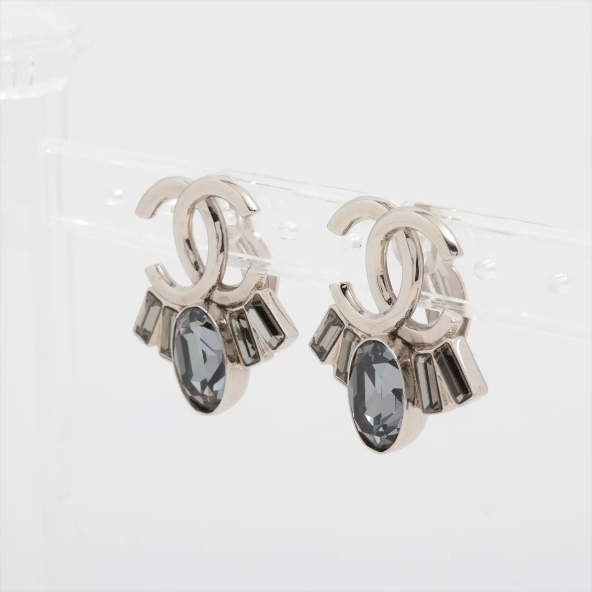 Coco Mark B17B Earrings (Pair) Metal x Rhinestone Silver — view 3