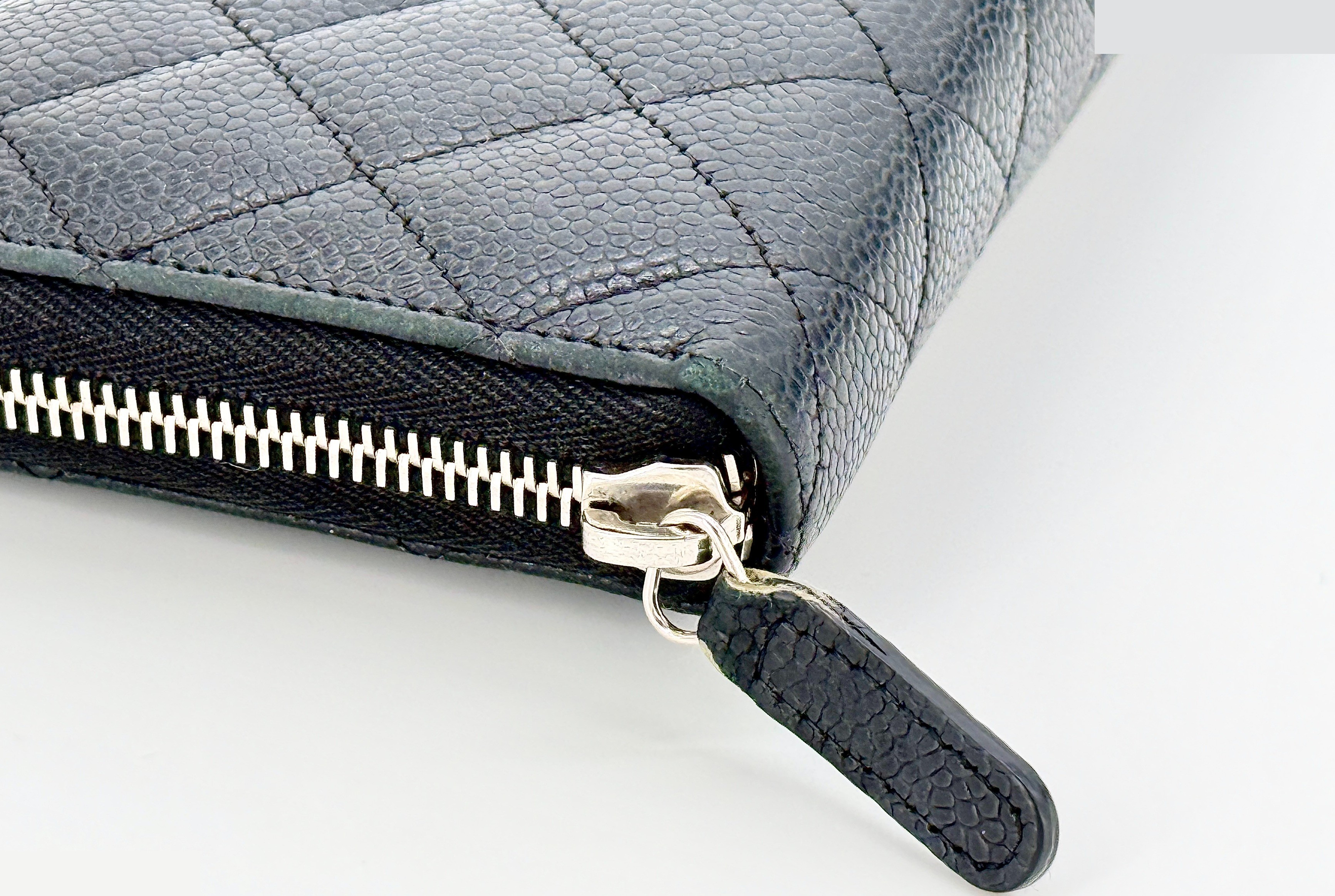 Matelassé caviar leather long wallet, serial number 19 series, with card and sticker. — view 4
