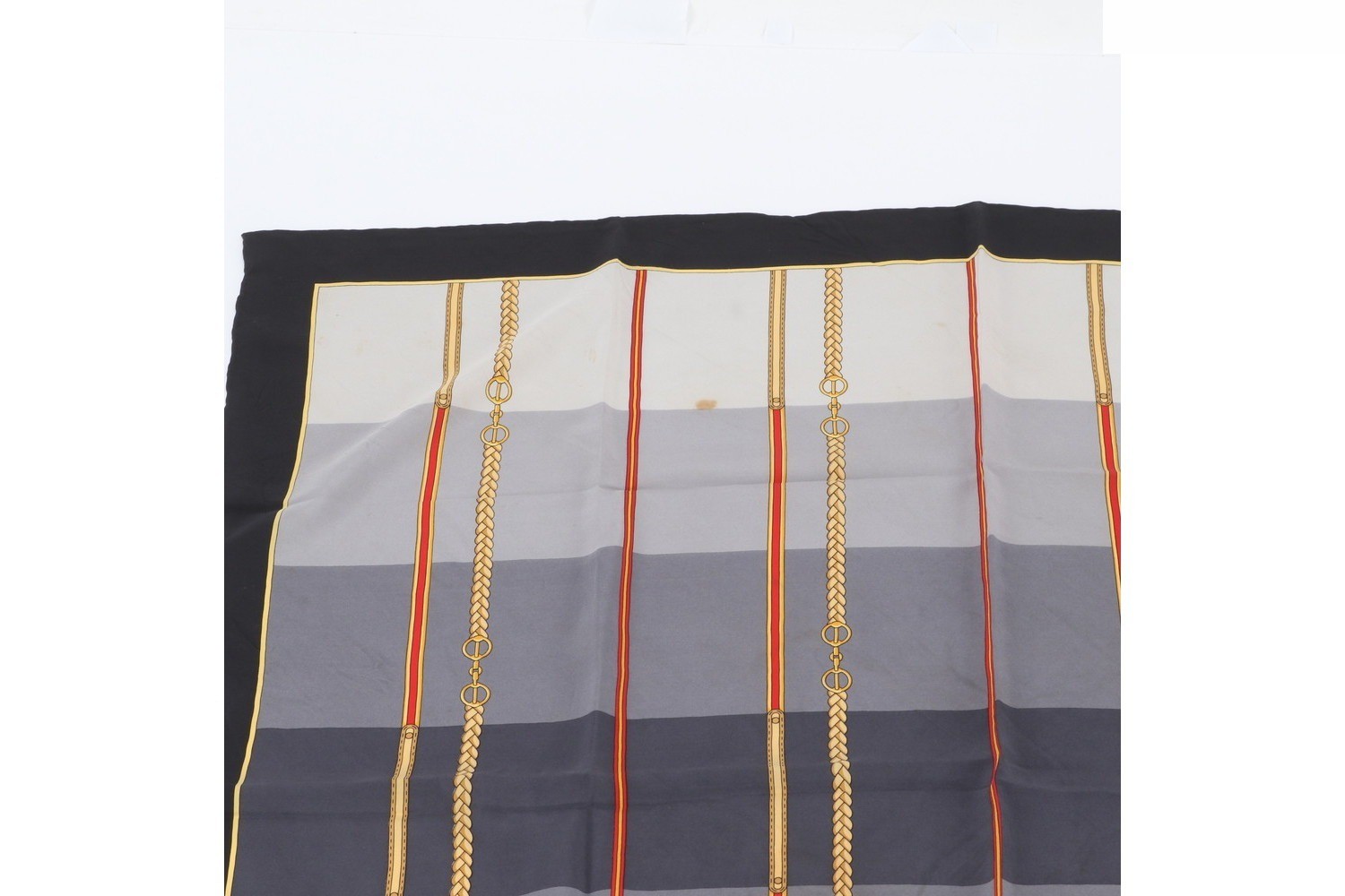 scarf — view 3