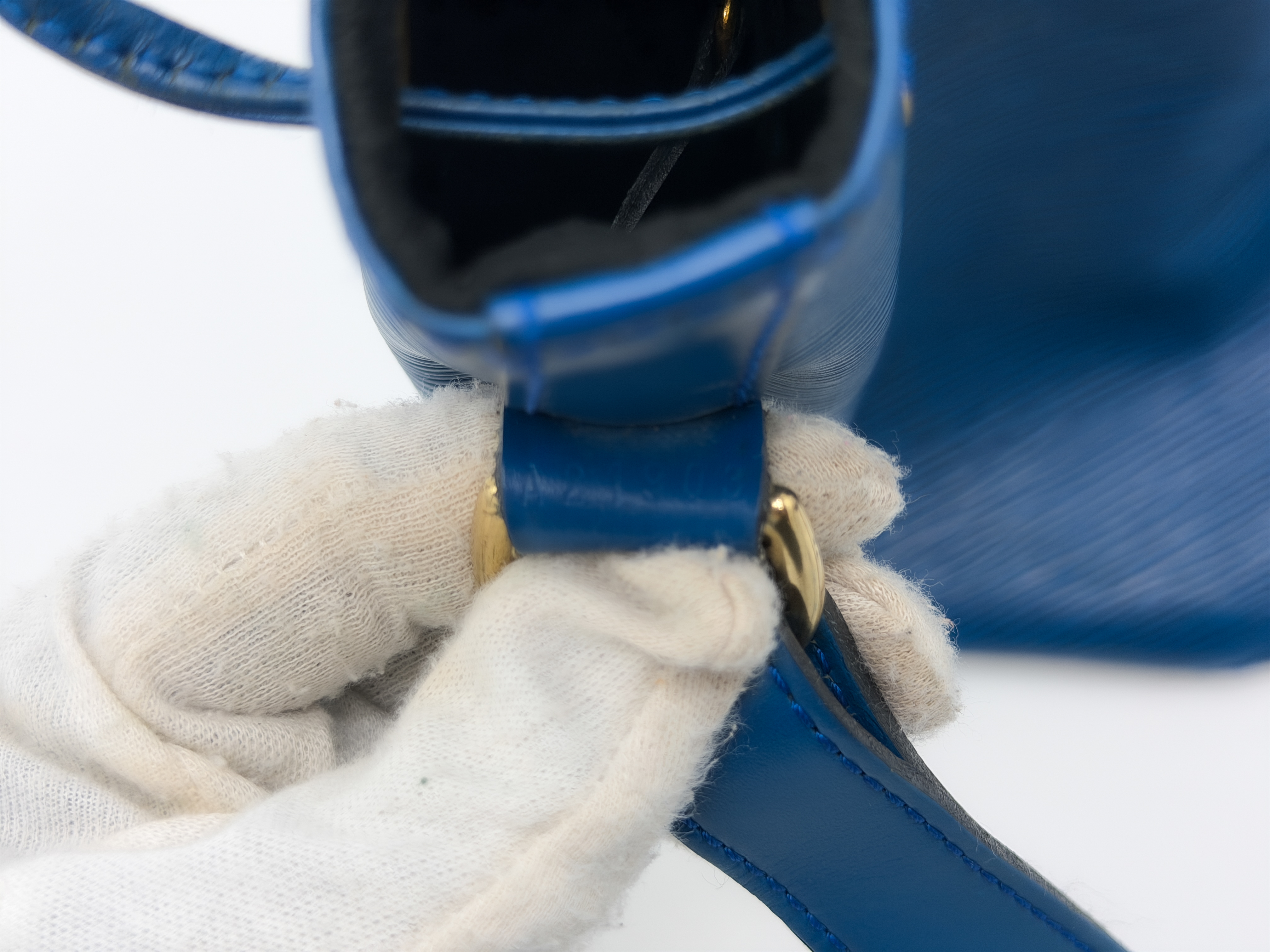Epi M44105 Petit Noé Toledo Blue A21903 Shoulder Bag — view 13