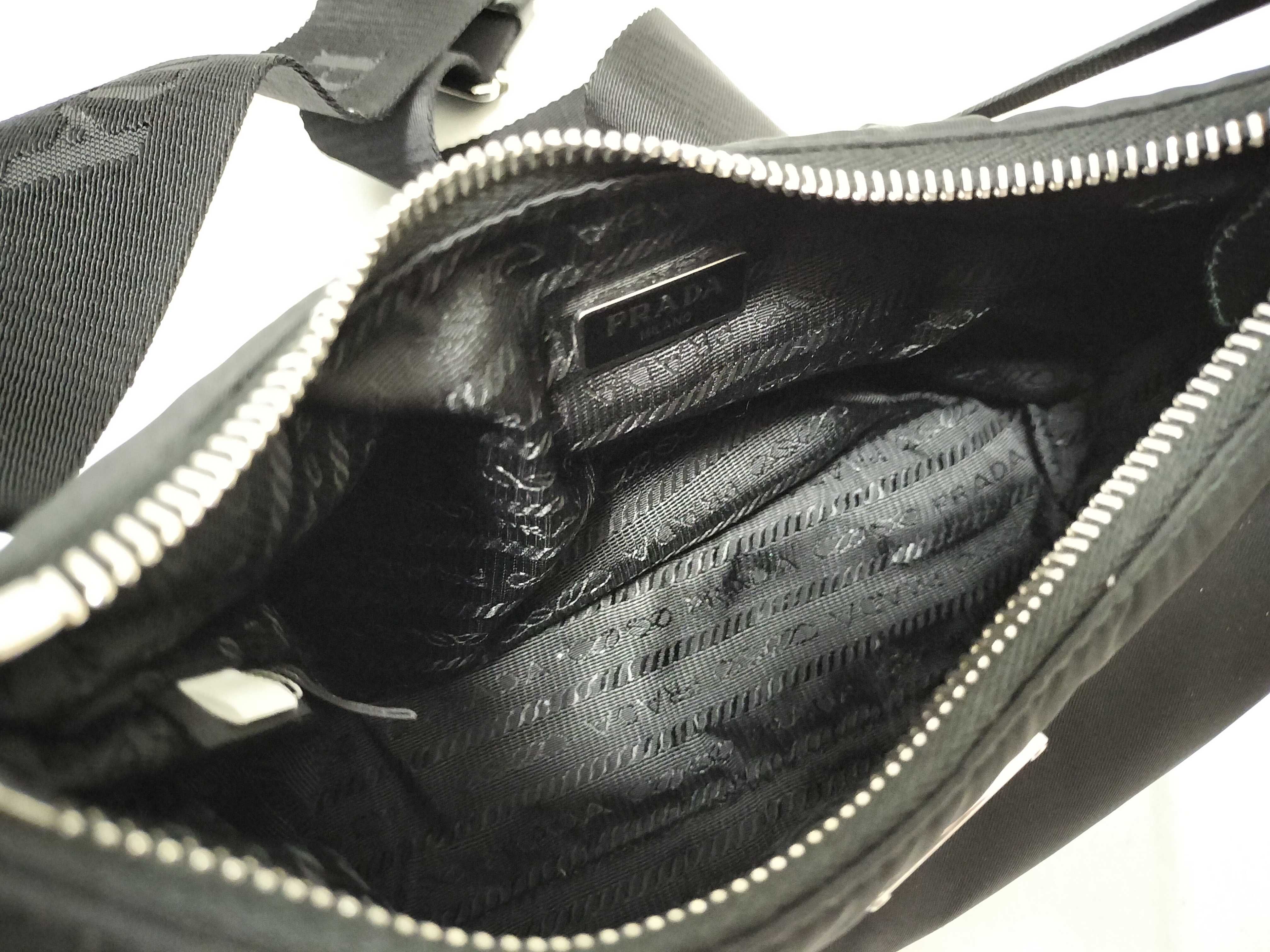 Re Nylon x Leather Shoulder Bag with White Tag — view 9