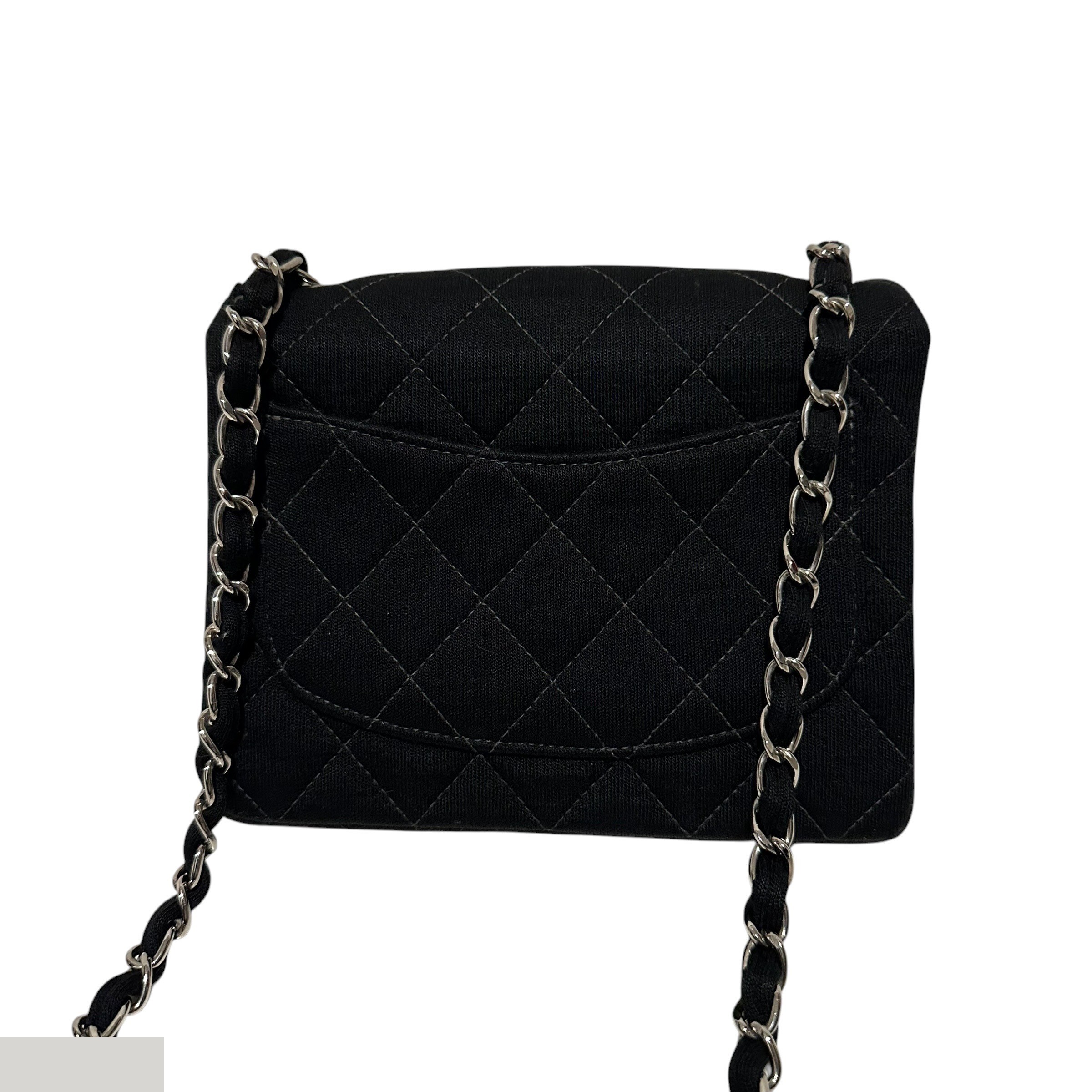 Matelassé 17 Coco Mark Single Flap Single Chain Shoulder Bag — view 2