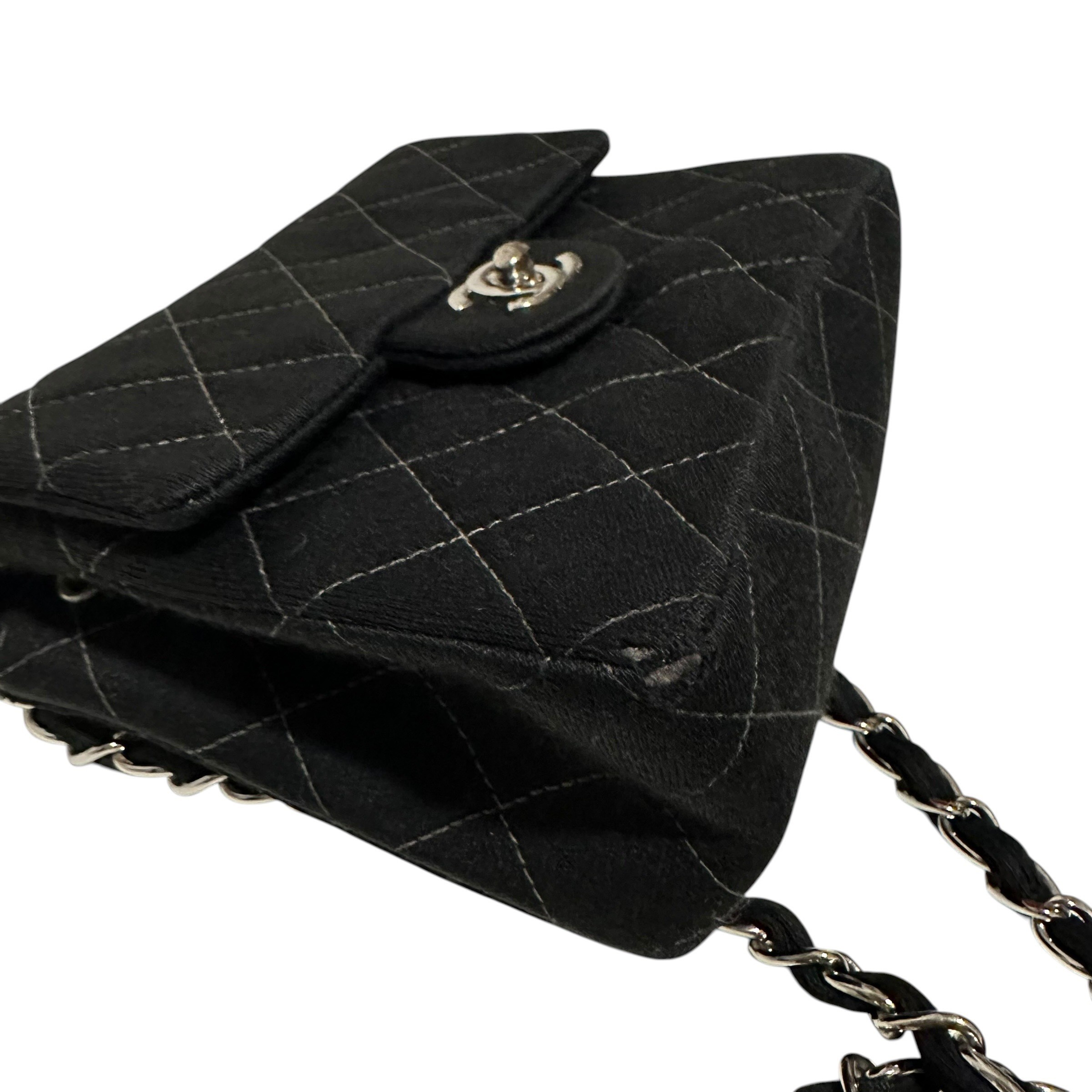 Matelassé 17 Coco Mark Single Flap Single Chain Shoulder Bag — view 12