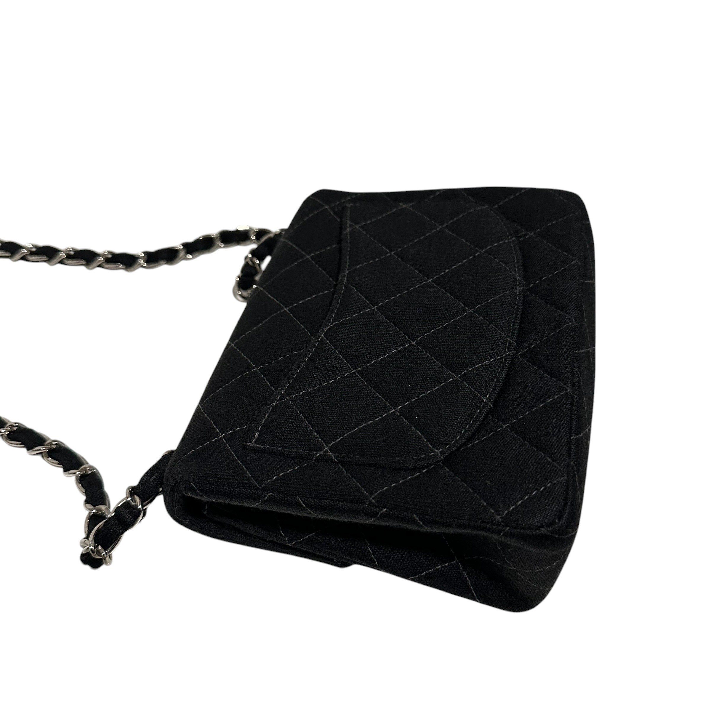 Matelassé 17 Coco Mark Single Flap Single Chain Shoulder Bag — view 5