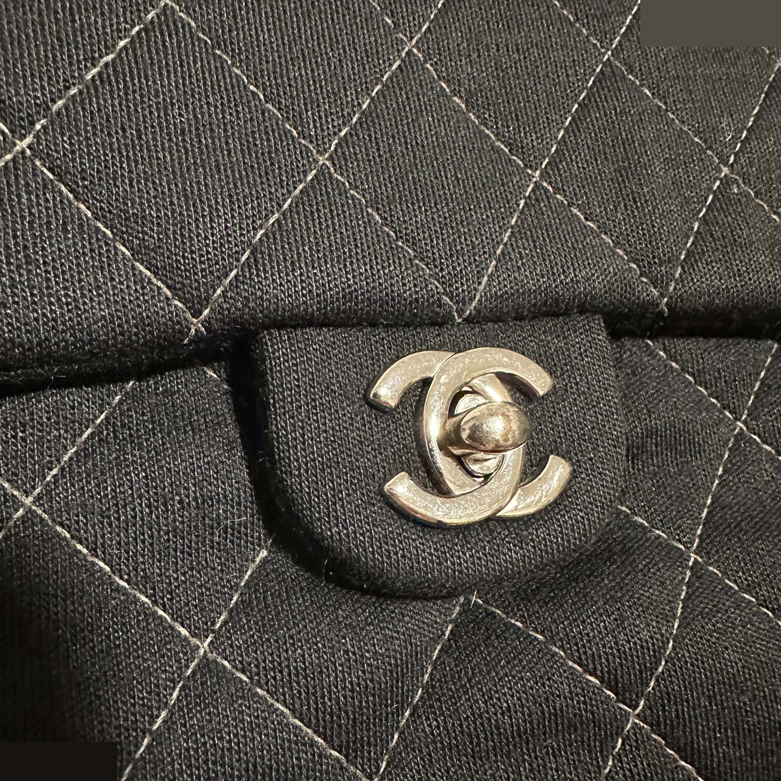 Matelassé 17 Coco Mark Single Flap Single Chain Shoulder Bag — view 7