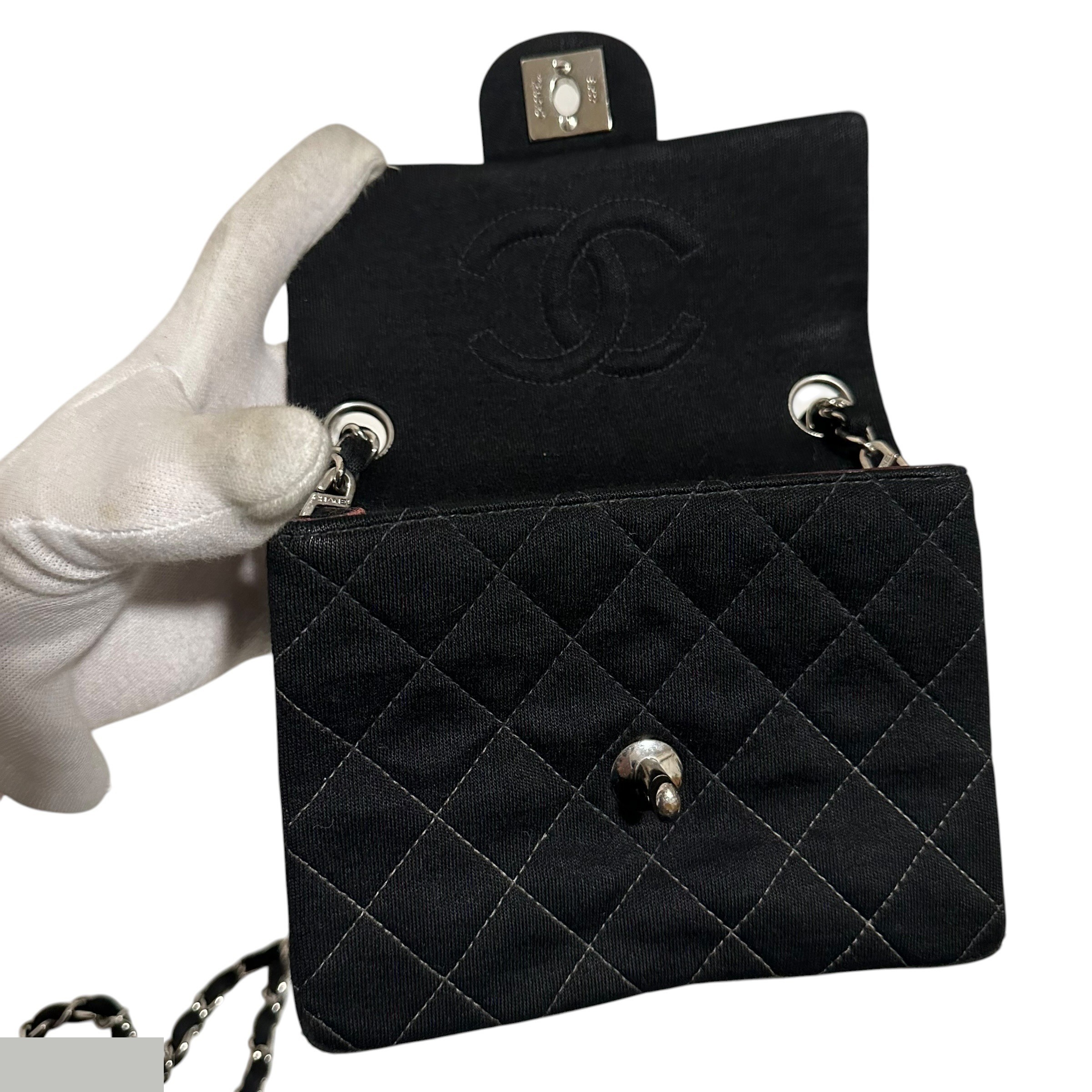 Matelassé 17 Coco Mark Single Flap Single Chain Shoulder Bag — view 9