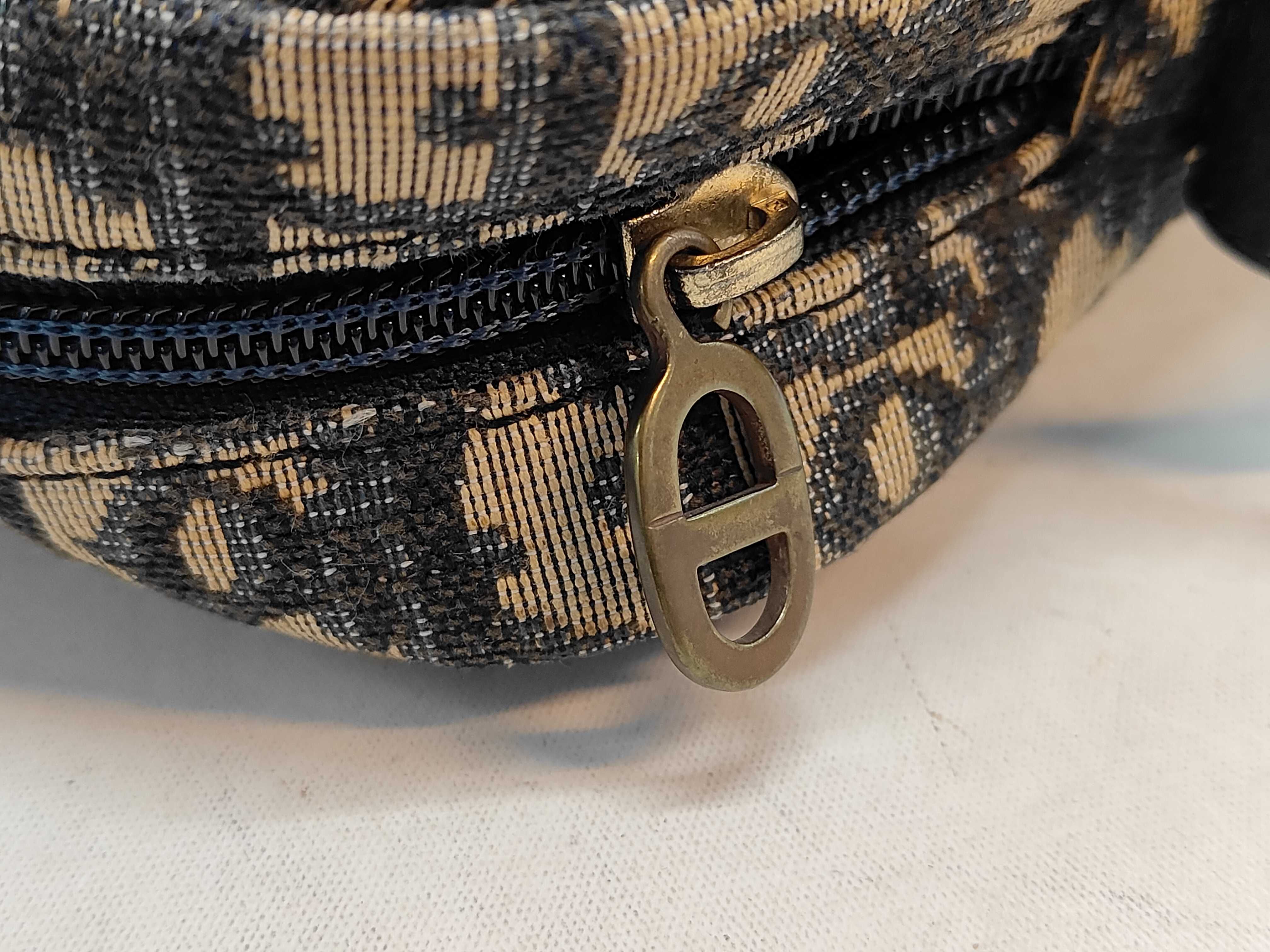 Trotter Shoulder Bag — view 9