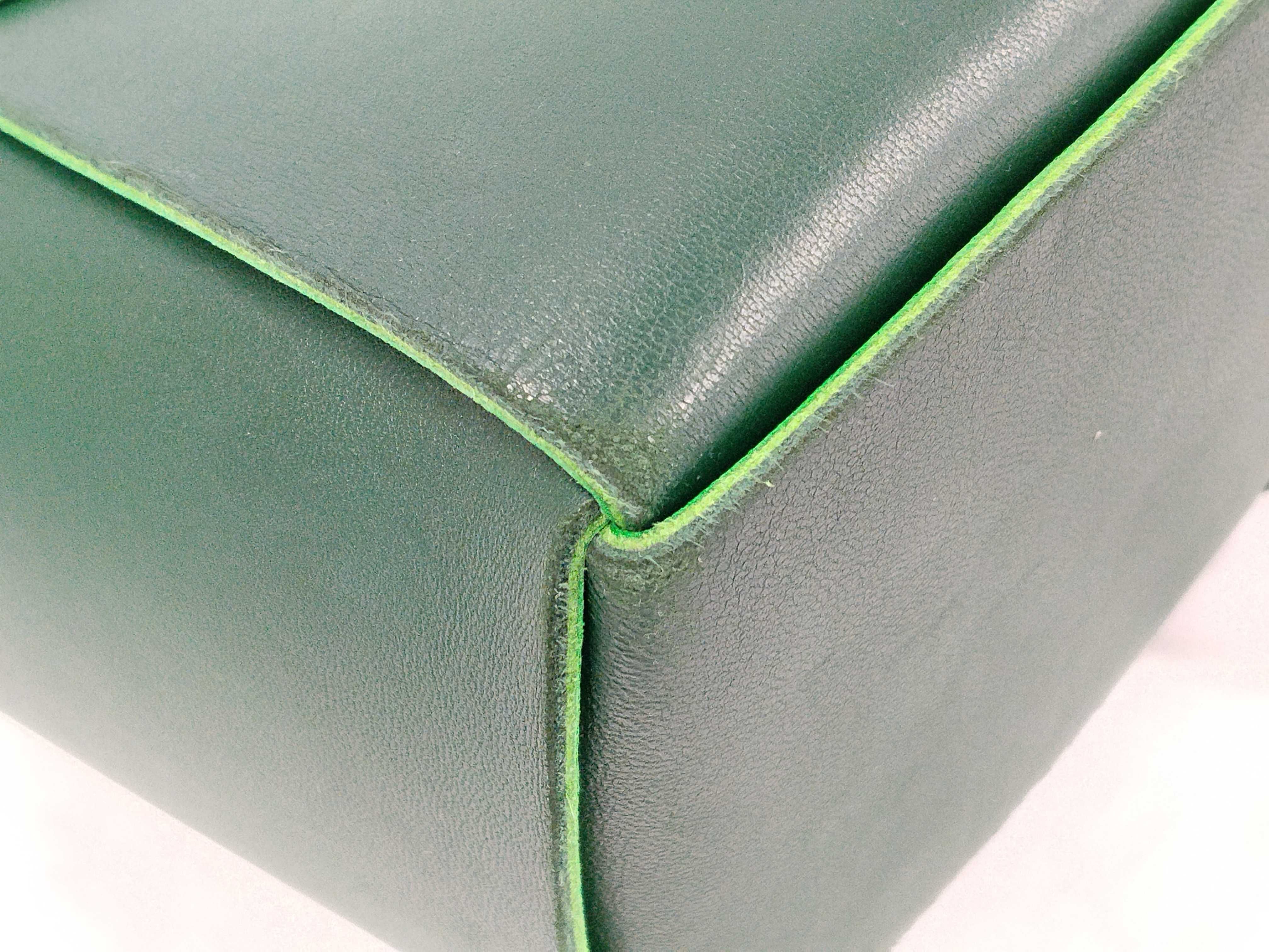 Intrecciato Bottega Veneta Maxi Intrecciato Arcomini Tote Bag Leather RFID Green Pouch Tote Bag — view 5