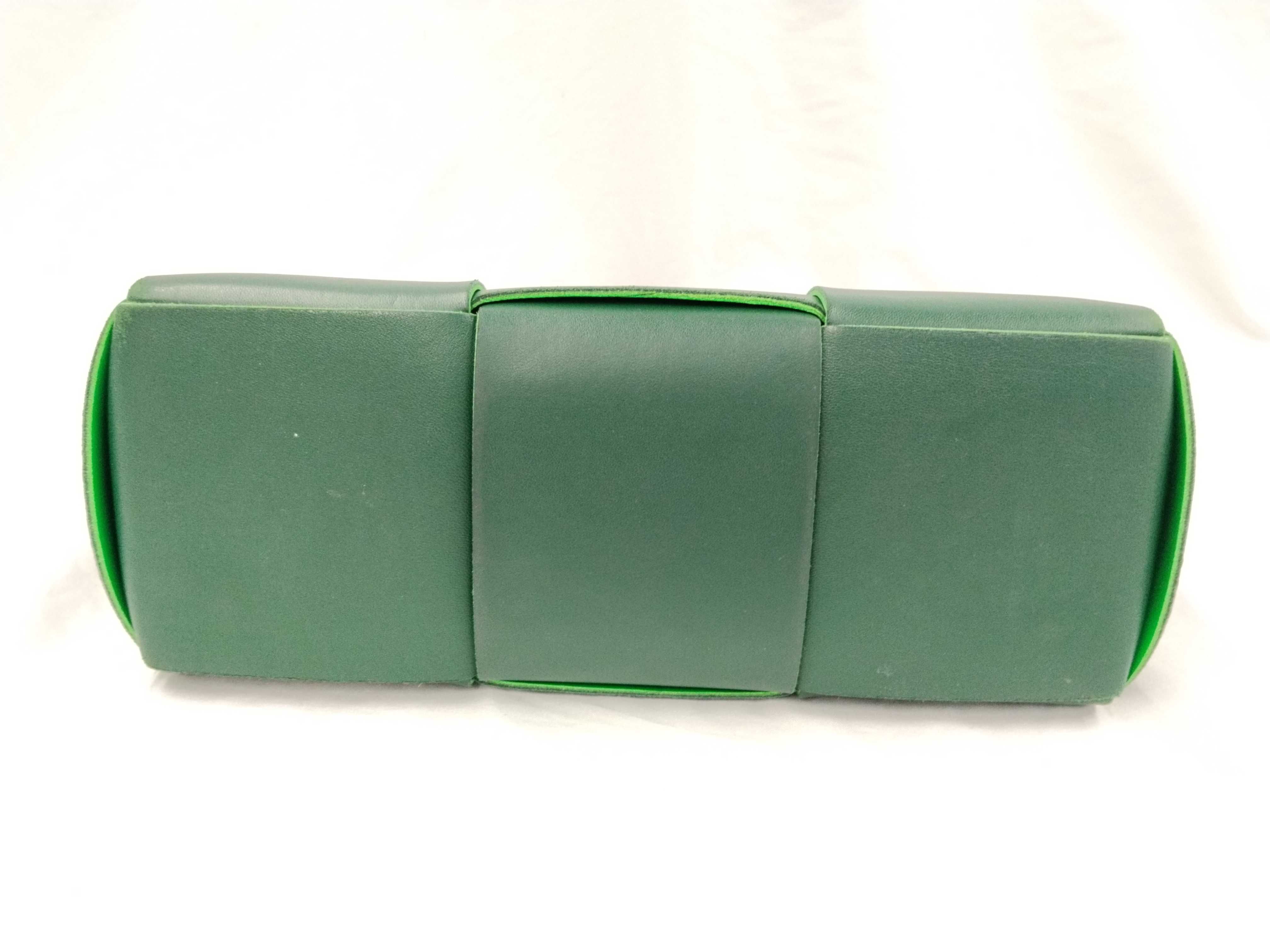 Intrecciato Bottega Veneta Maxi Intrecciato Arcomini Tote Bag Leather RFID Green Pouch Tote Bag — view 6