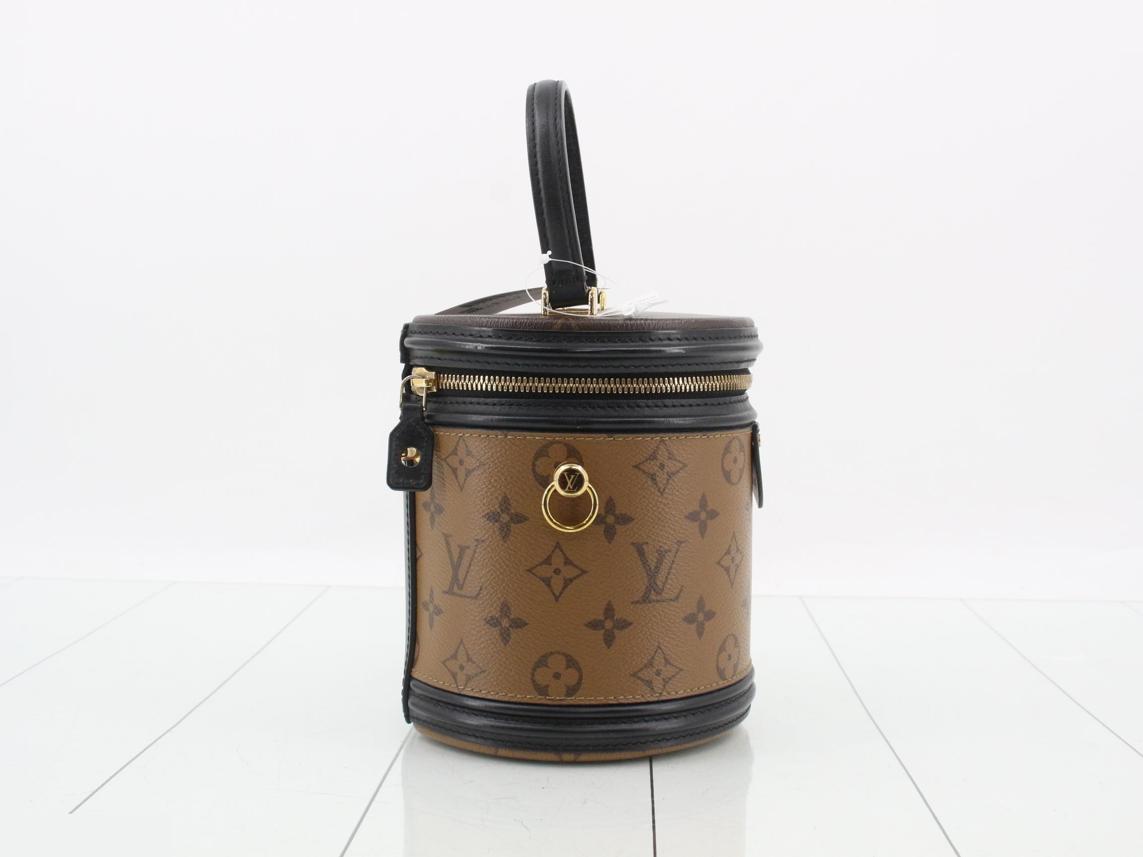 Shoulder bag — view 4