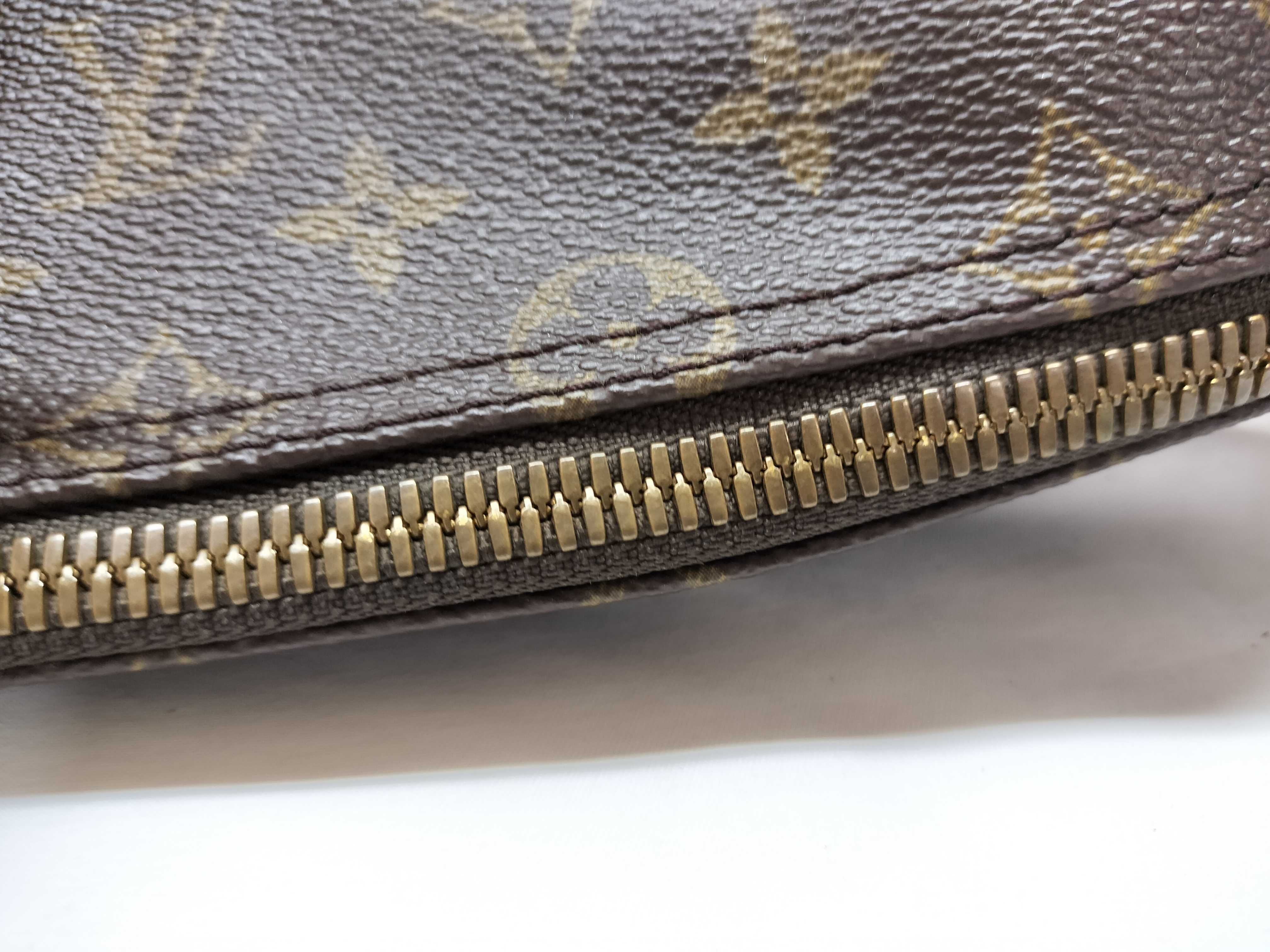 Monogram Louis Vuitton Keepall Bandoulière Boston Bag — view 11