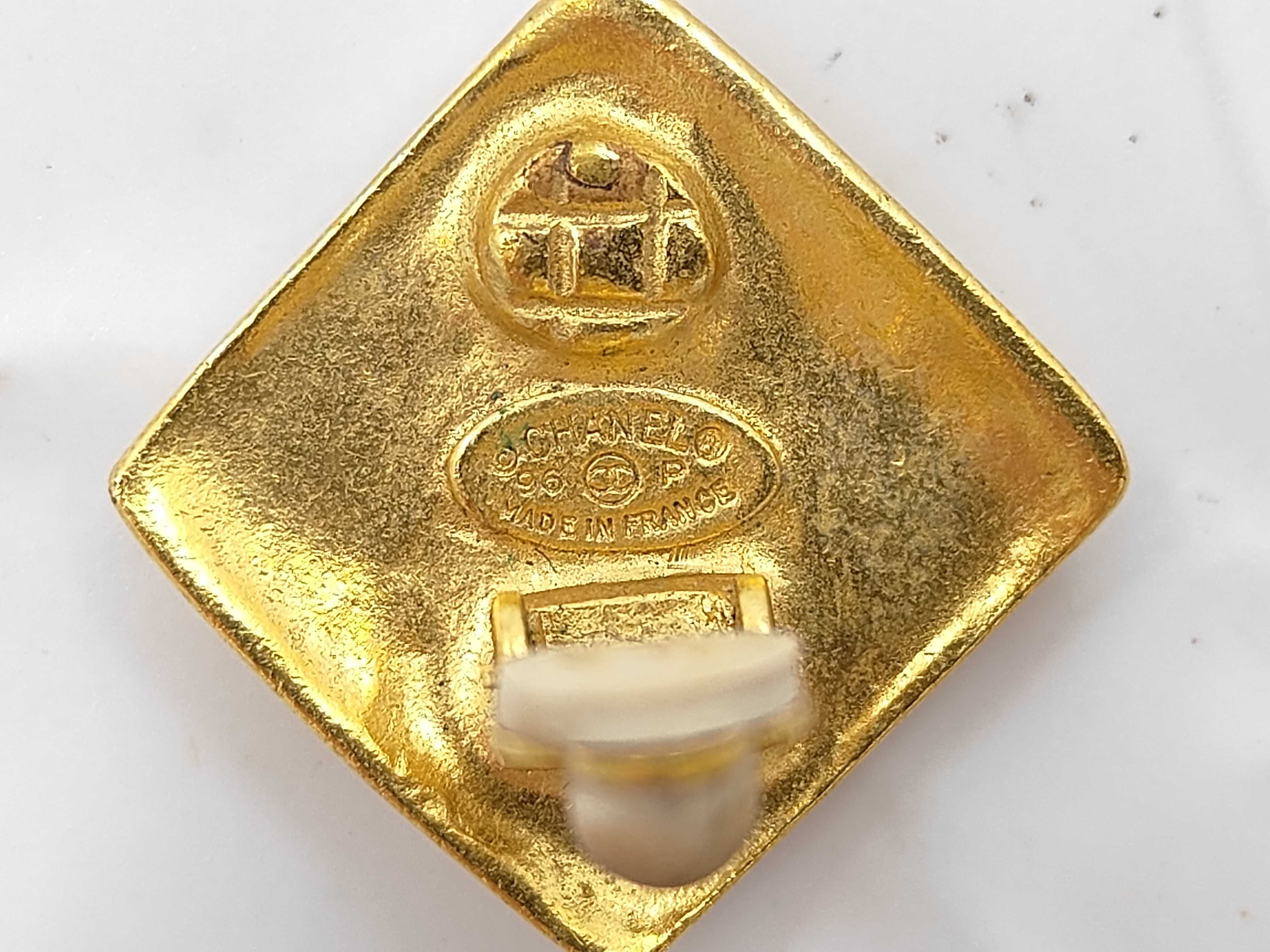 Coco Mark Earrings (Pair) 96P Boxed Earrings — view 5
