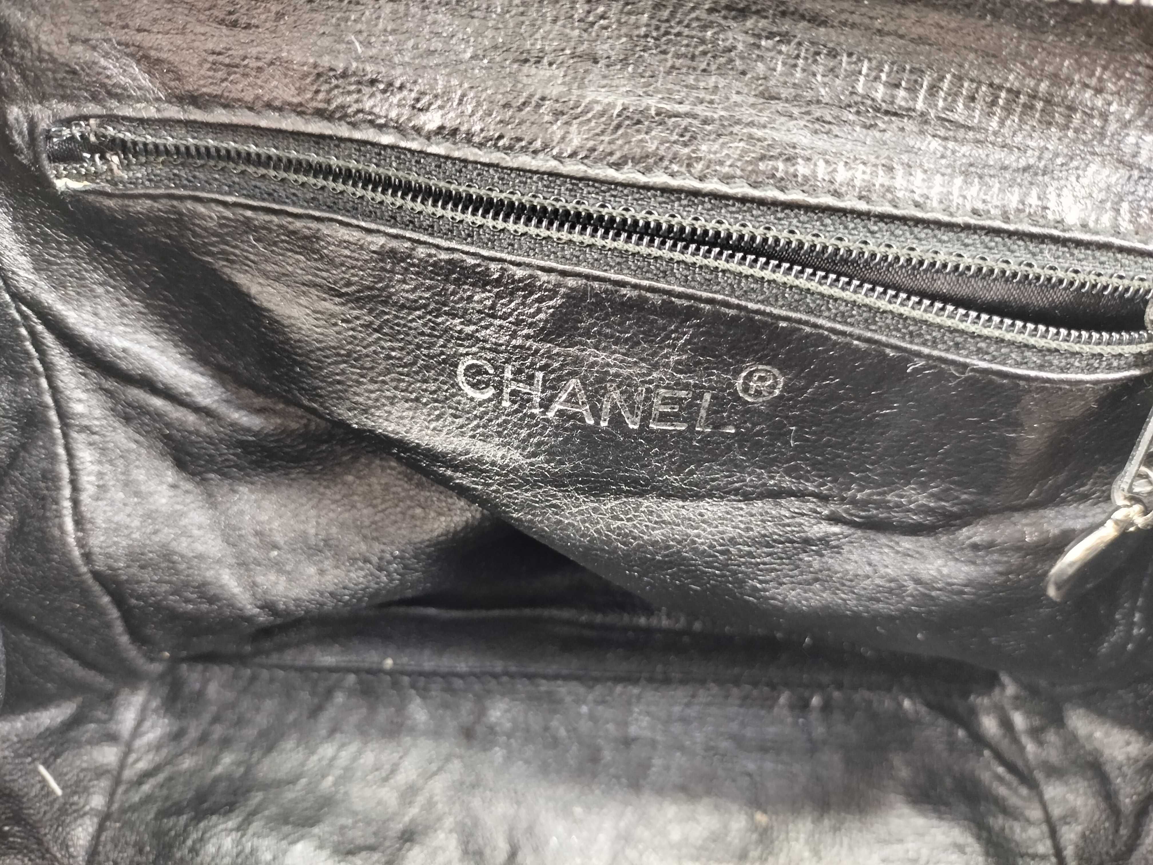 Enamel Coco Mark Chain Shoulder Bag — view 15