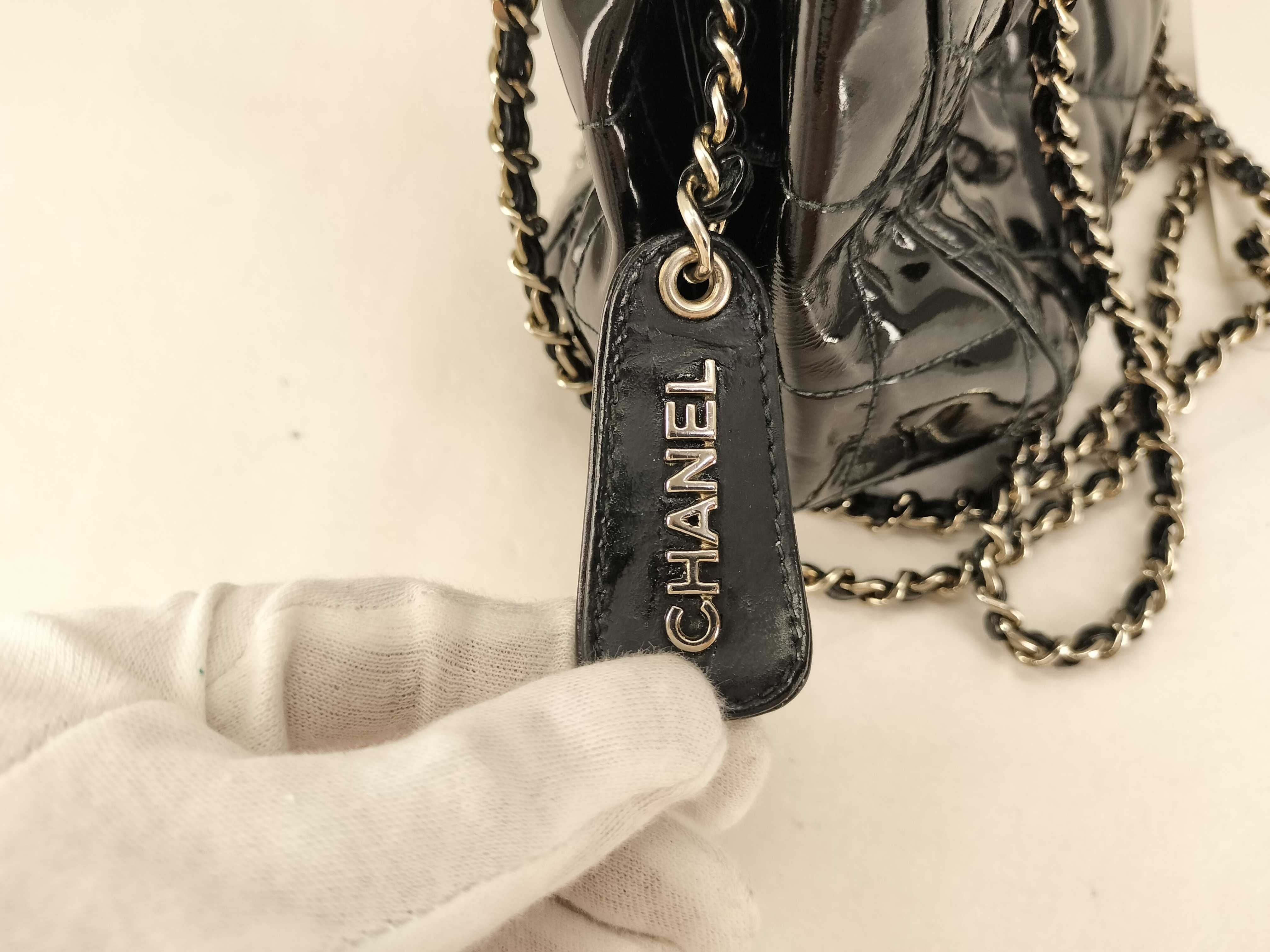 Enamel Coco Mark Chain Shoulder Bag — view 10