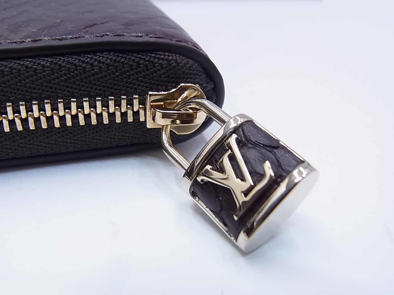 Zippy Coin Purse, Exotic Python, Unused — view 5