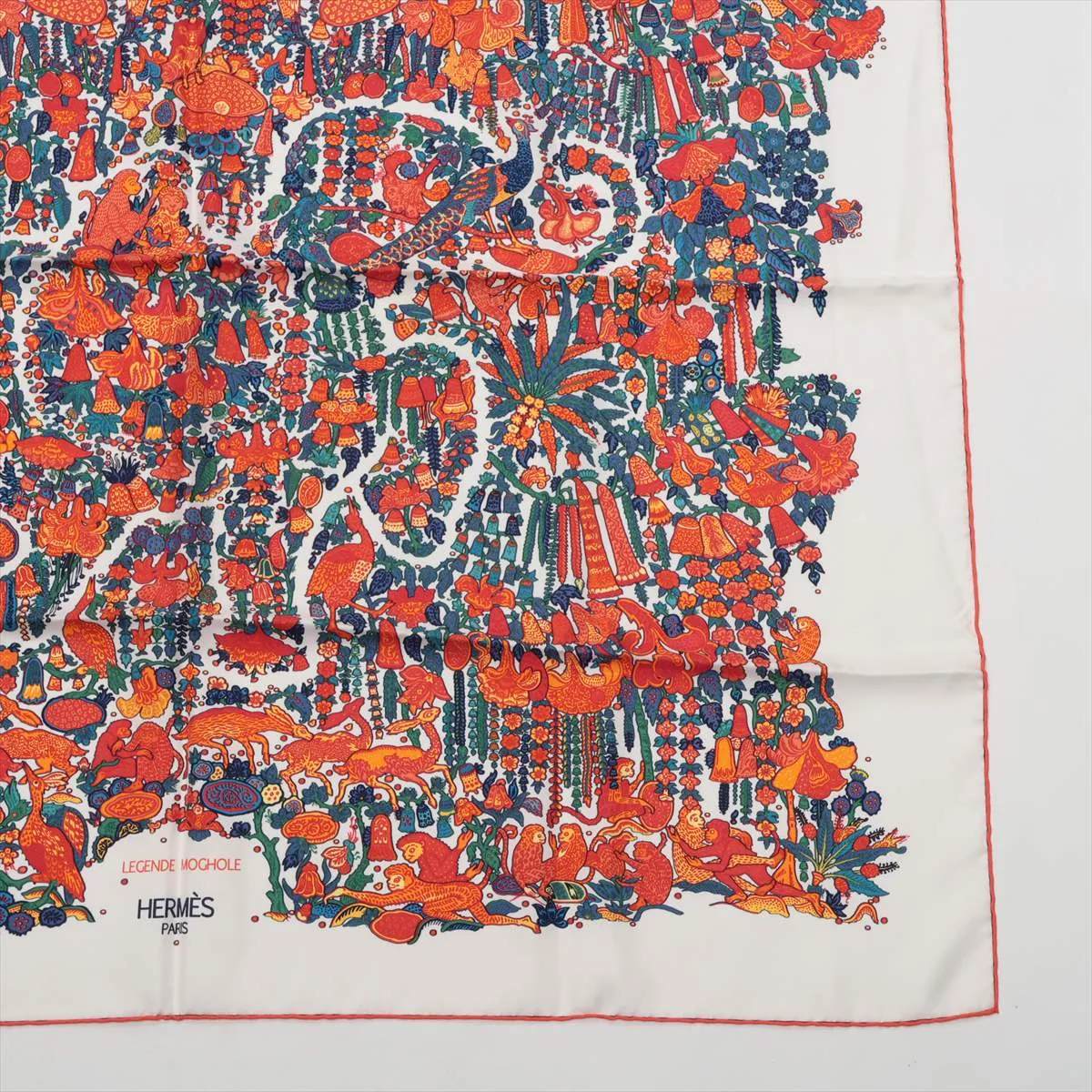 Carre 90 LEGENDE MOGHOLE Legendary Mughal Empire Scarf Silk Red — view 4