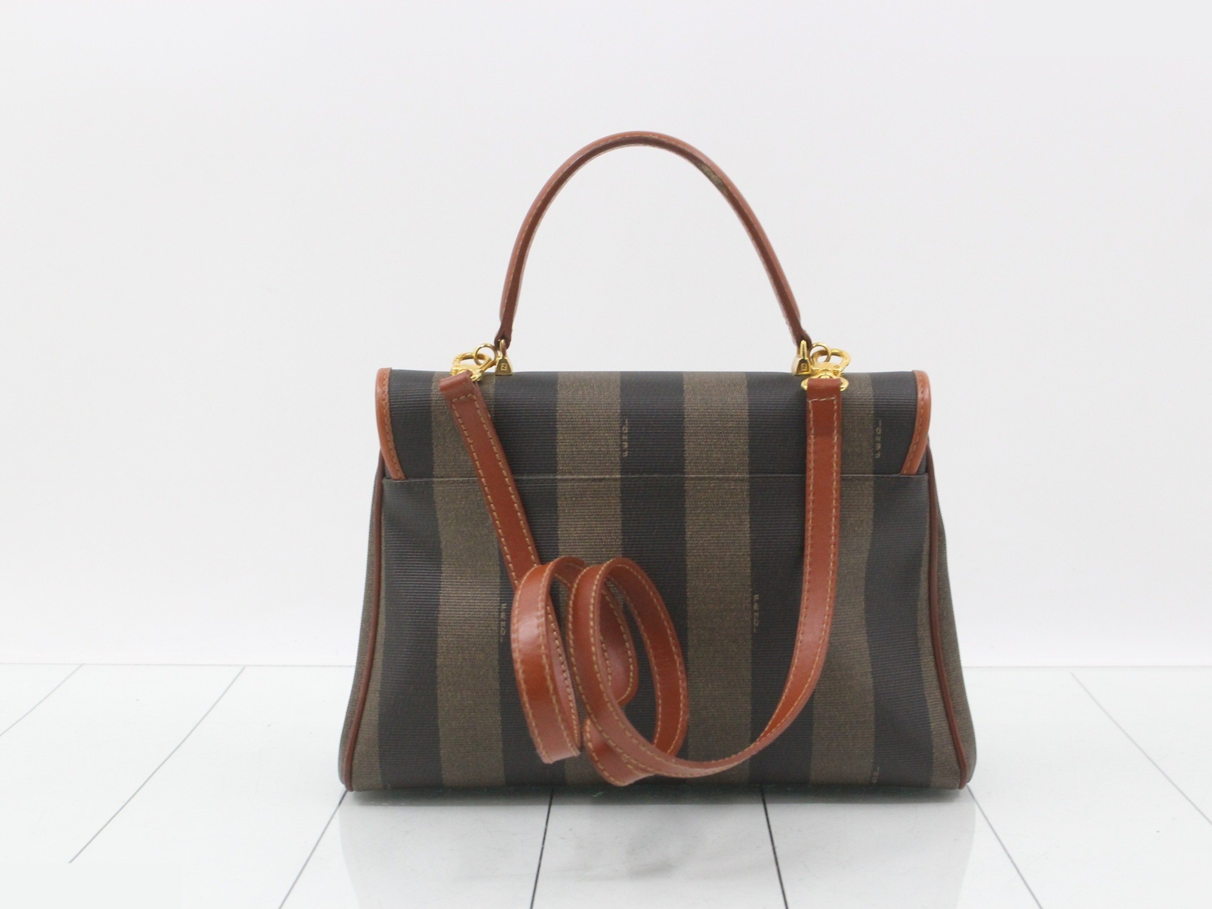 Pecan handbag, 2-way, with shoulder strap. — view 2