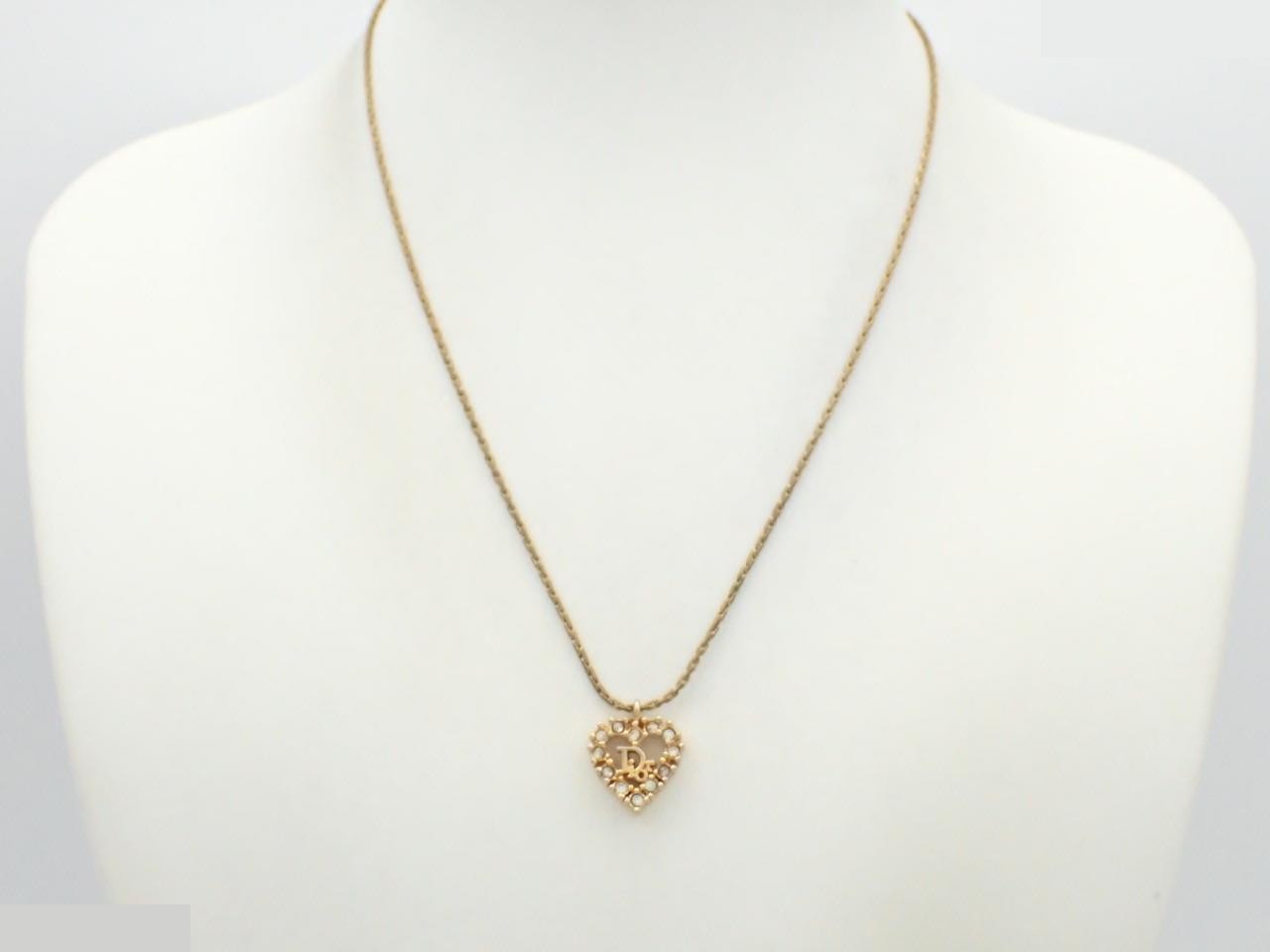 Other lines: Precious metals, necklaces, pendants — view 3