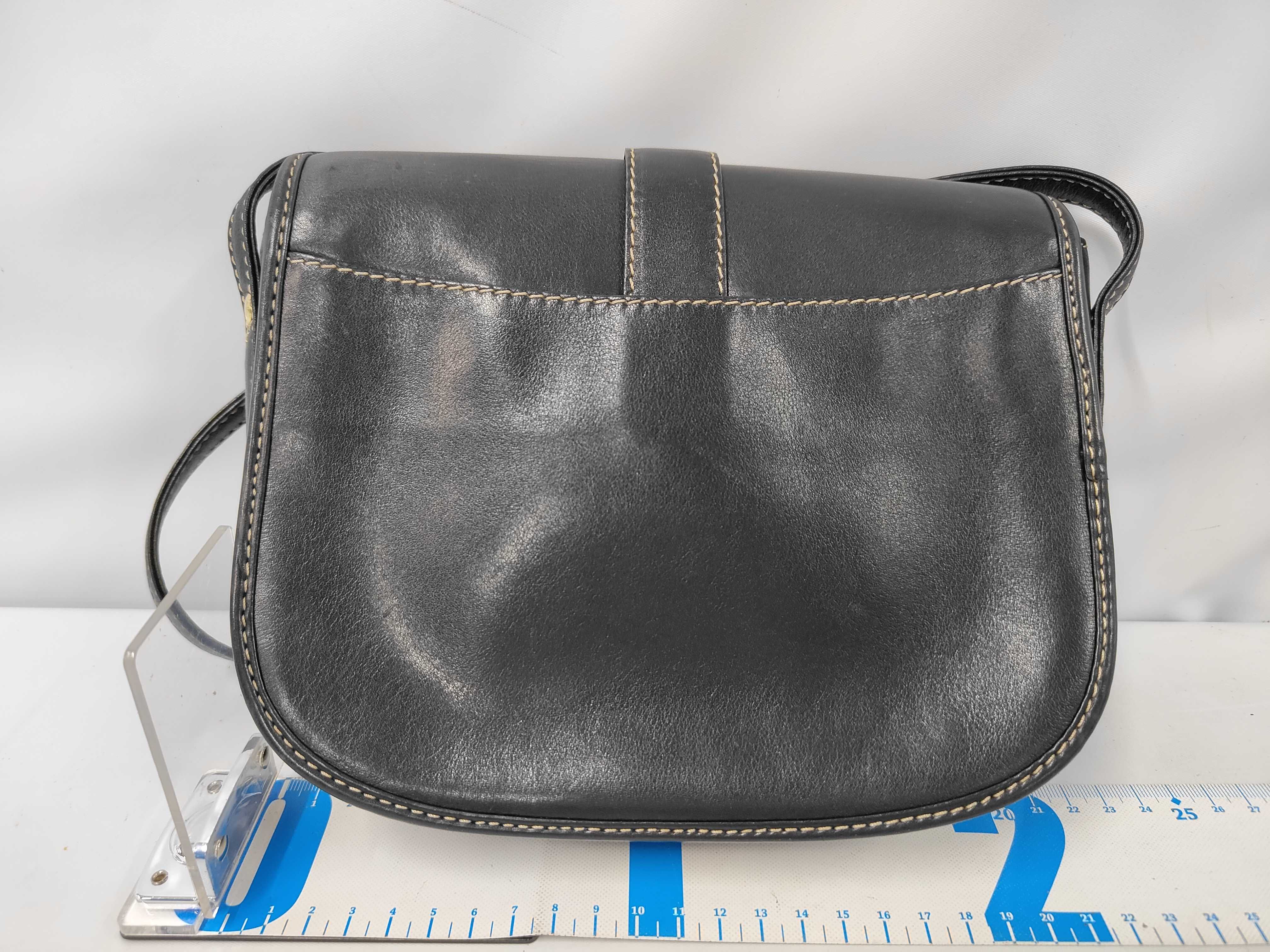 Vintage Leather Shoulder Bag — view 2