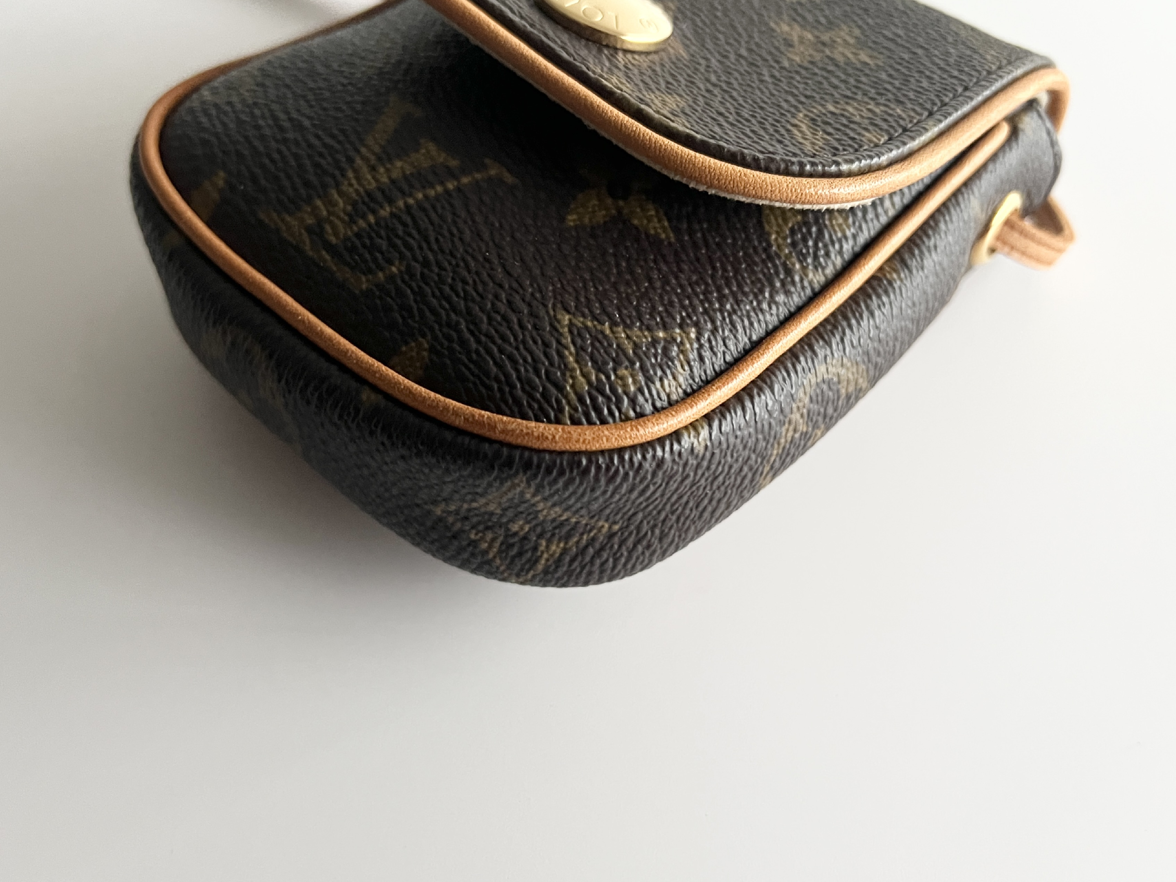 Monogram Pochette Cancun Leather Shoulder Bag — view 8
