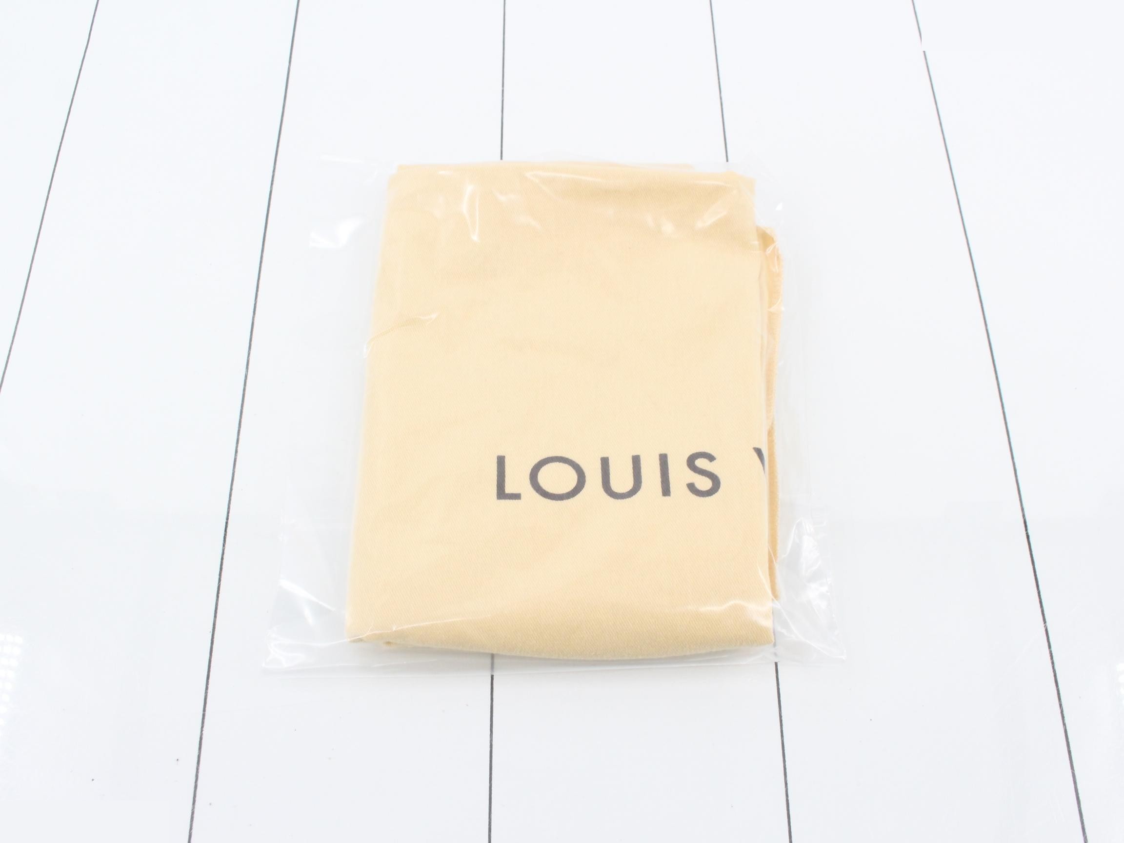 Damier Caissa Tote MM Tote Bag — view 7