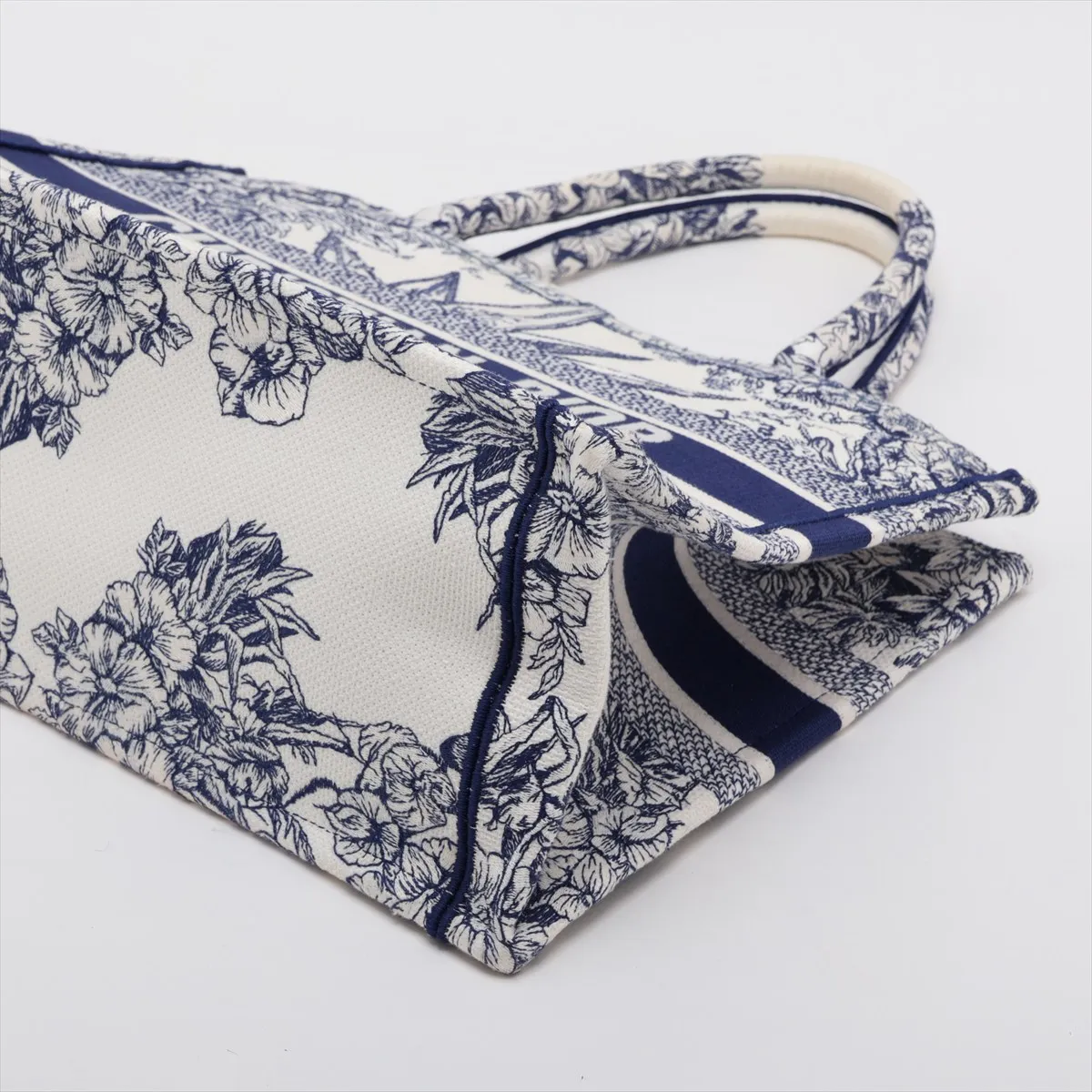Book Tote Medium Canvas Tote Bag White x Blue — view 3