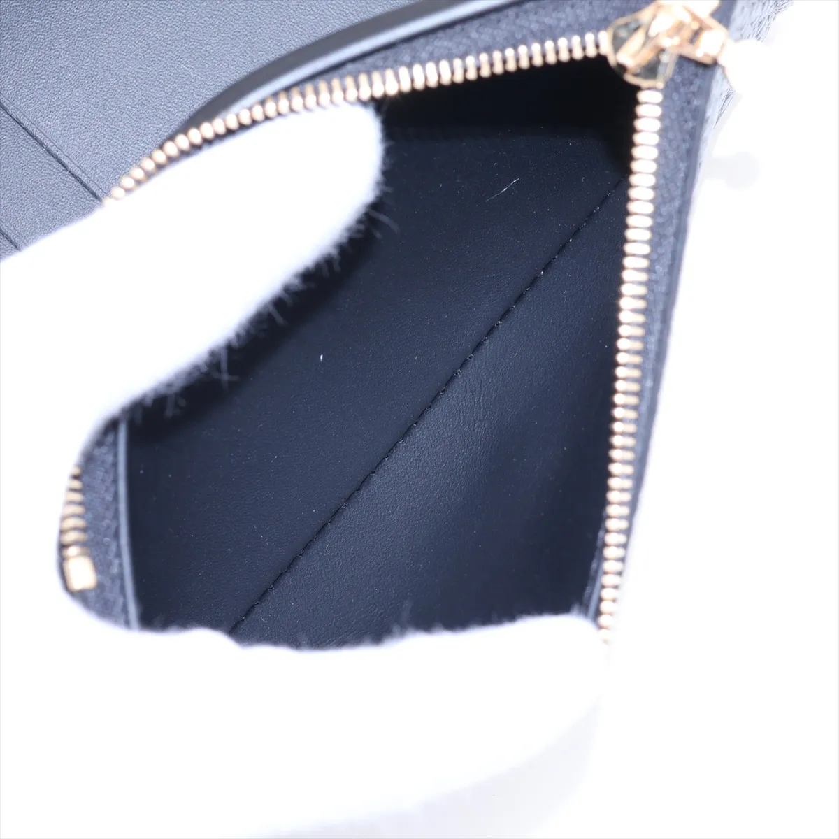 Taurillon Portefeuille Capucines Compact M82764 Noir Compact Wallet (RFID detected) — view 6