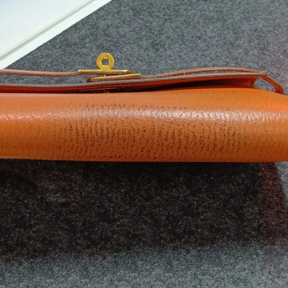 Kelly Wallet Chevre Mysore Long Wallet Orange Gold Hardware N: 2010 Hardware is loose. — view 9