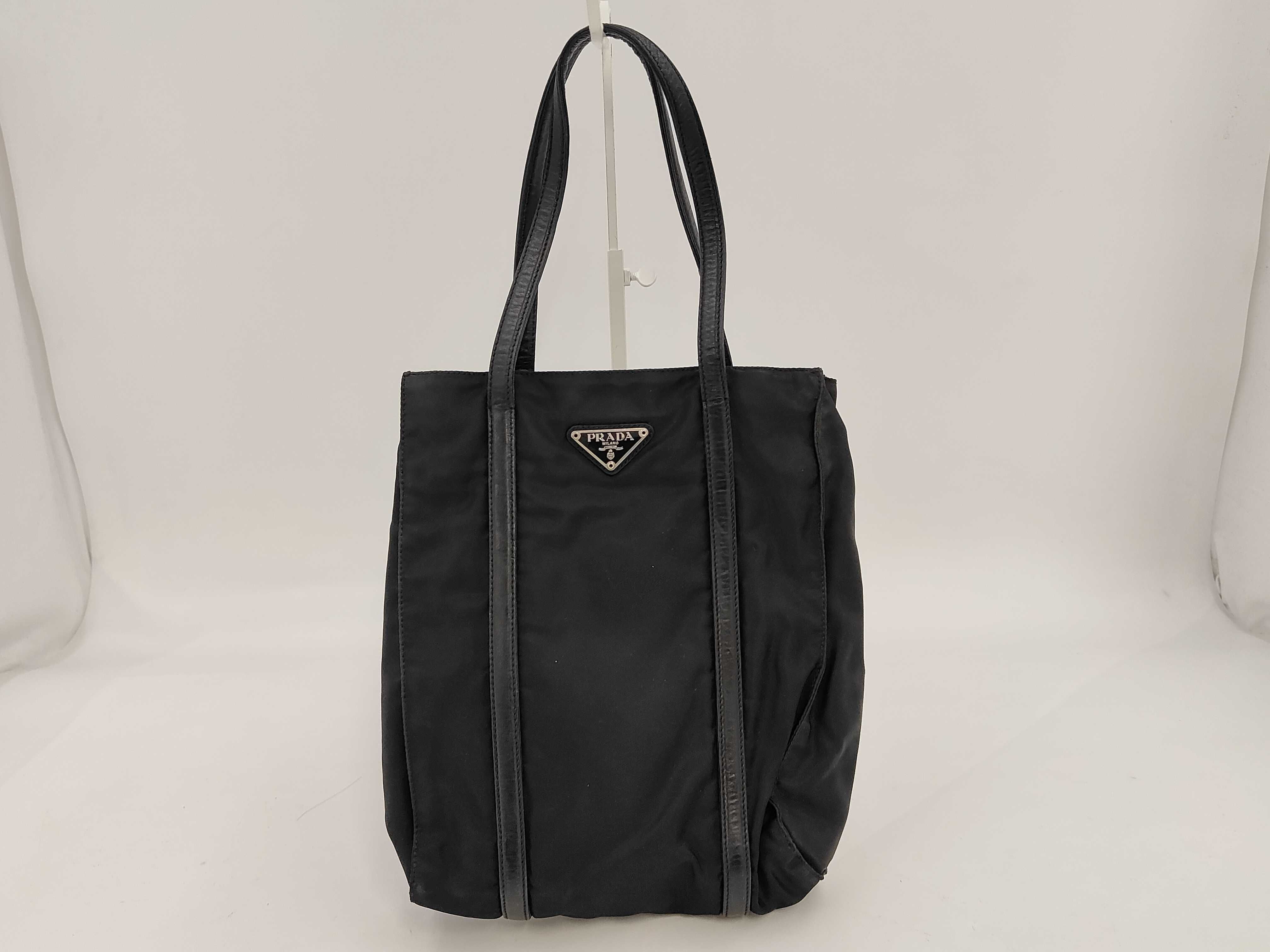 Nylon Triangle Plate Tote Bag