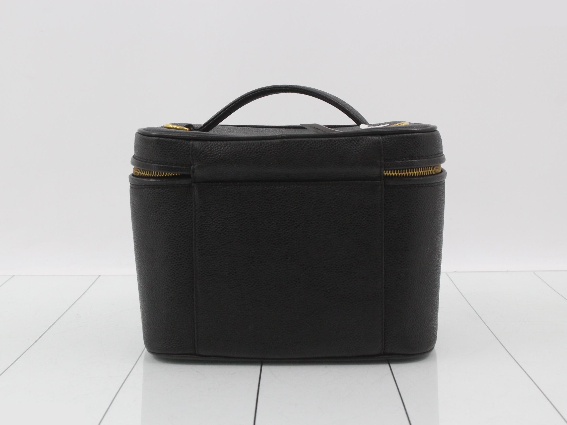 Caviar leather (bag) - handbag - vanity case — view 2