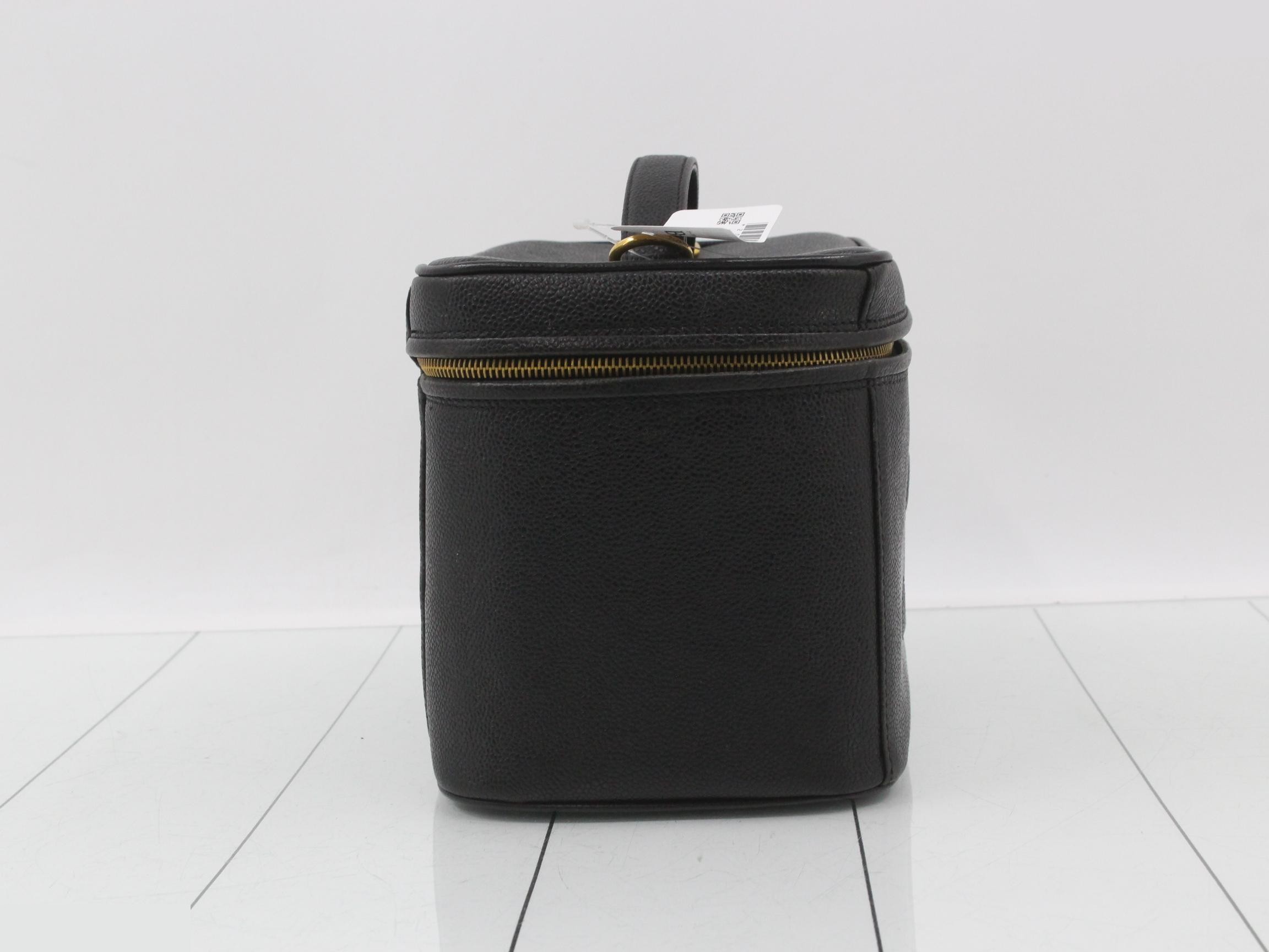 Caviar leather (bag) - handbag - vanity case — view 4