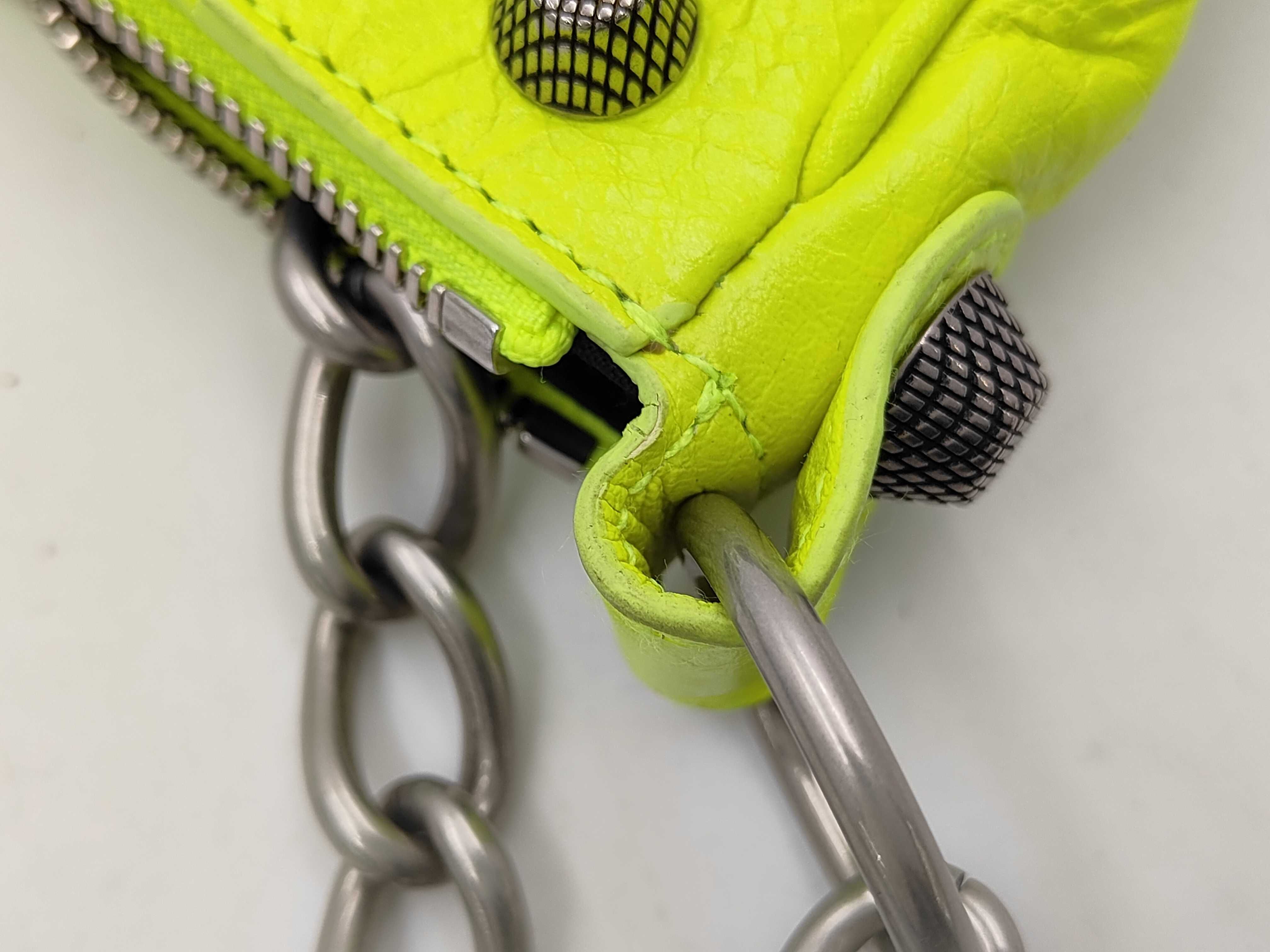 Le Cagole Shoulder Bag — view 11