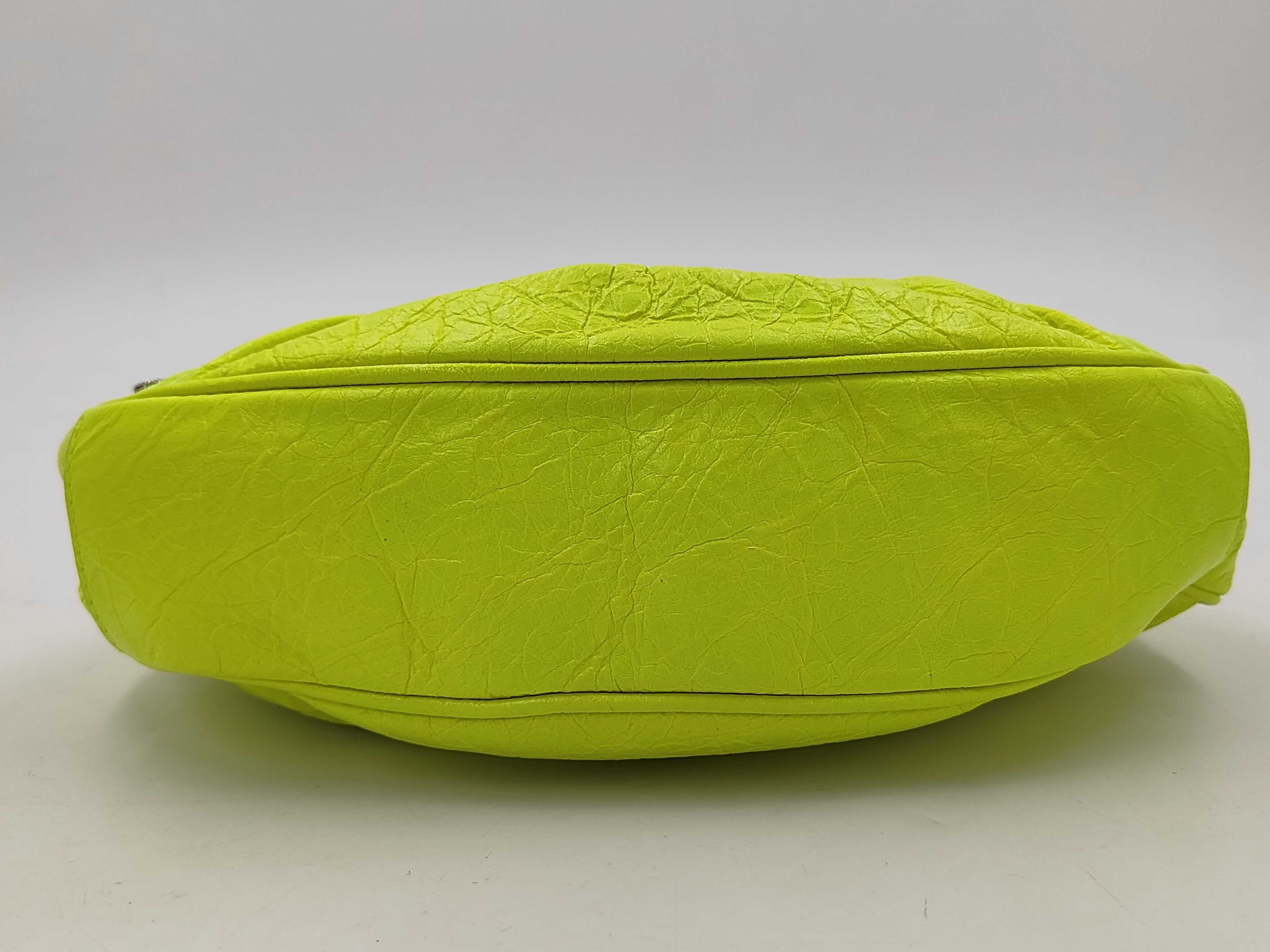 Le Cagole Shoulder Bag — view 4