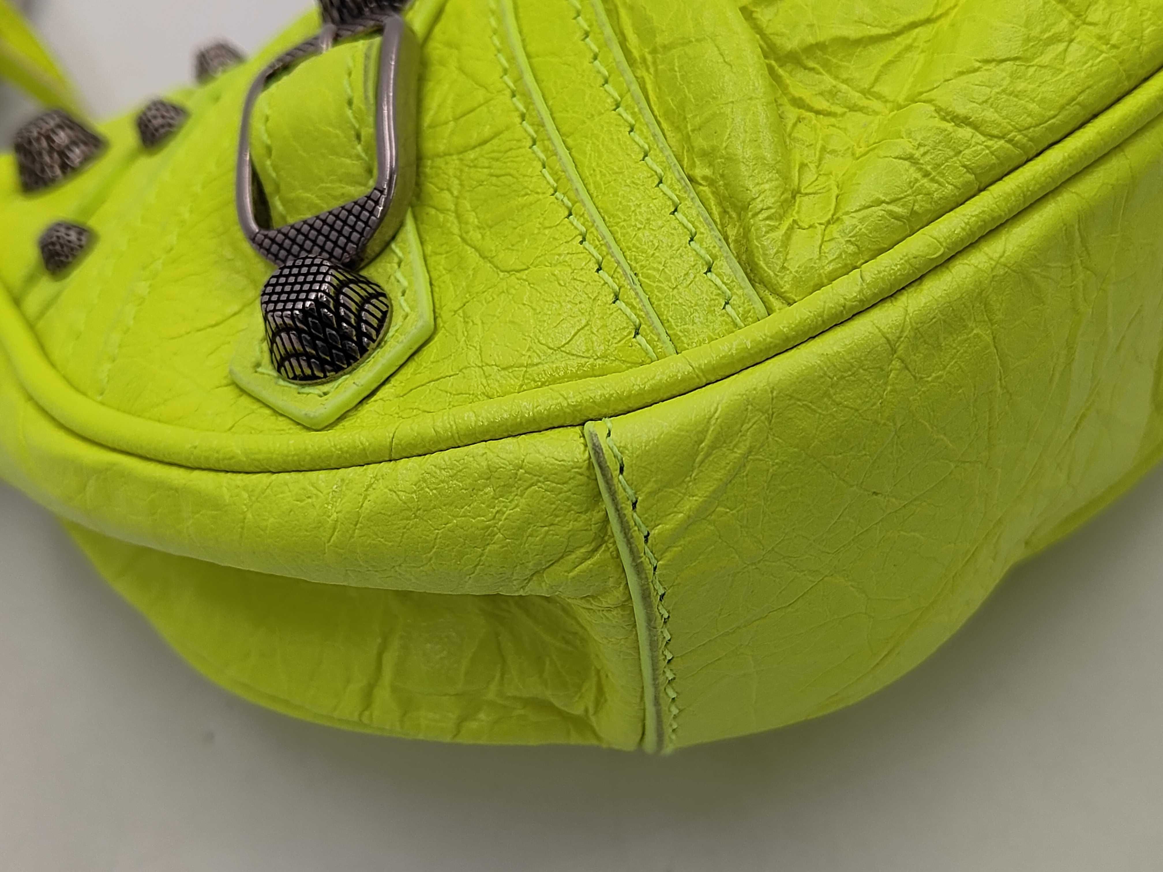 Le Cagole Shoulder Bag — view 5