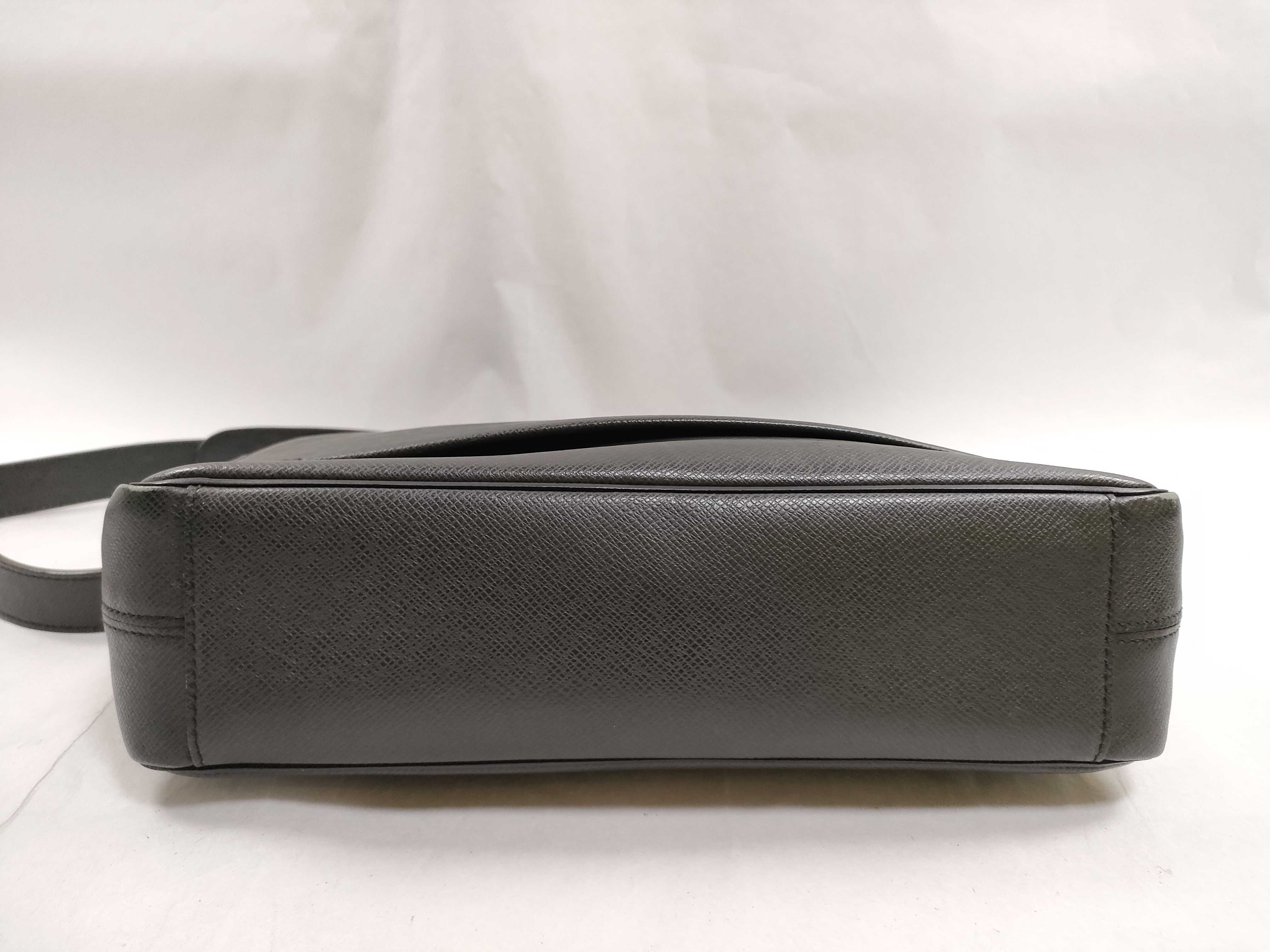 Taiga Shoulder Bag — view 7