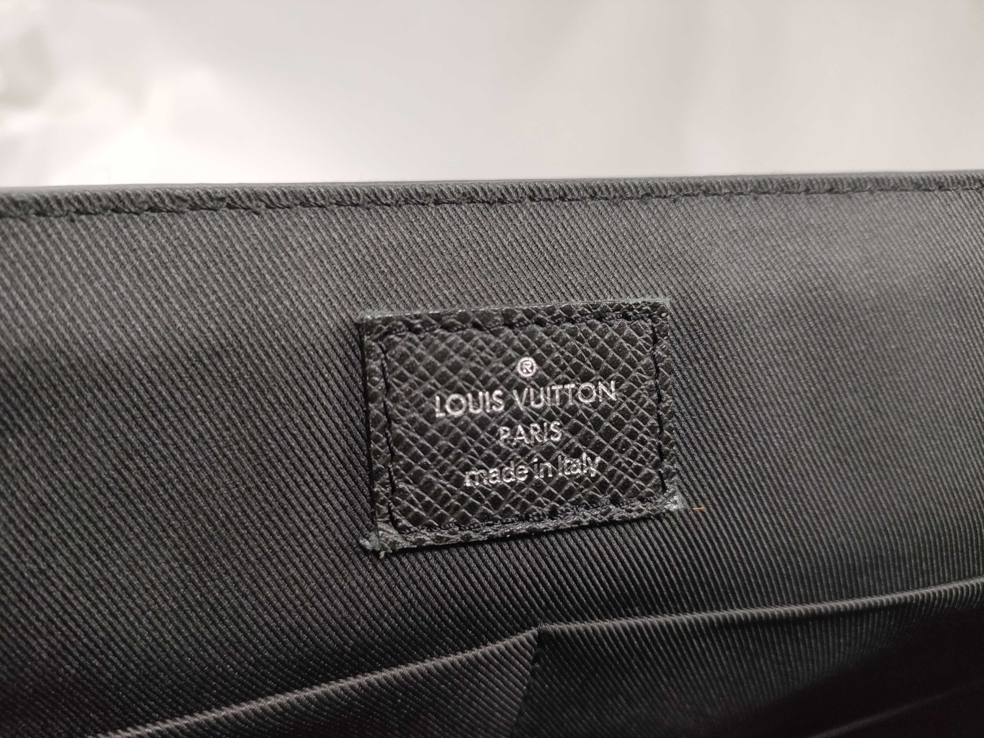 Taiga Shoulder Bag — view 9