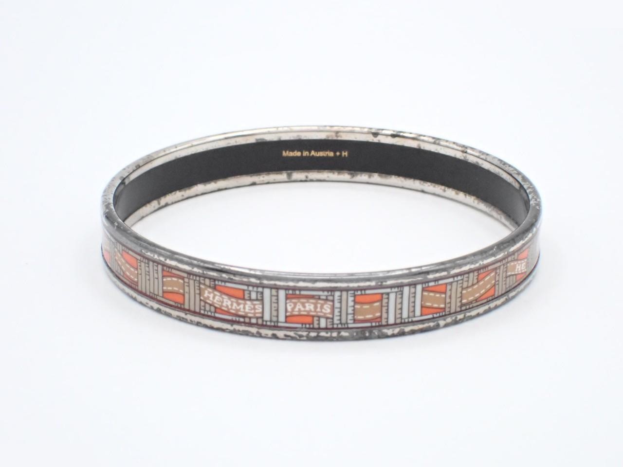 Bangle, wrist circumference approximately 19.5 cm — view 2