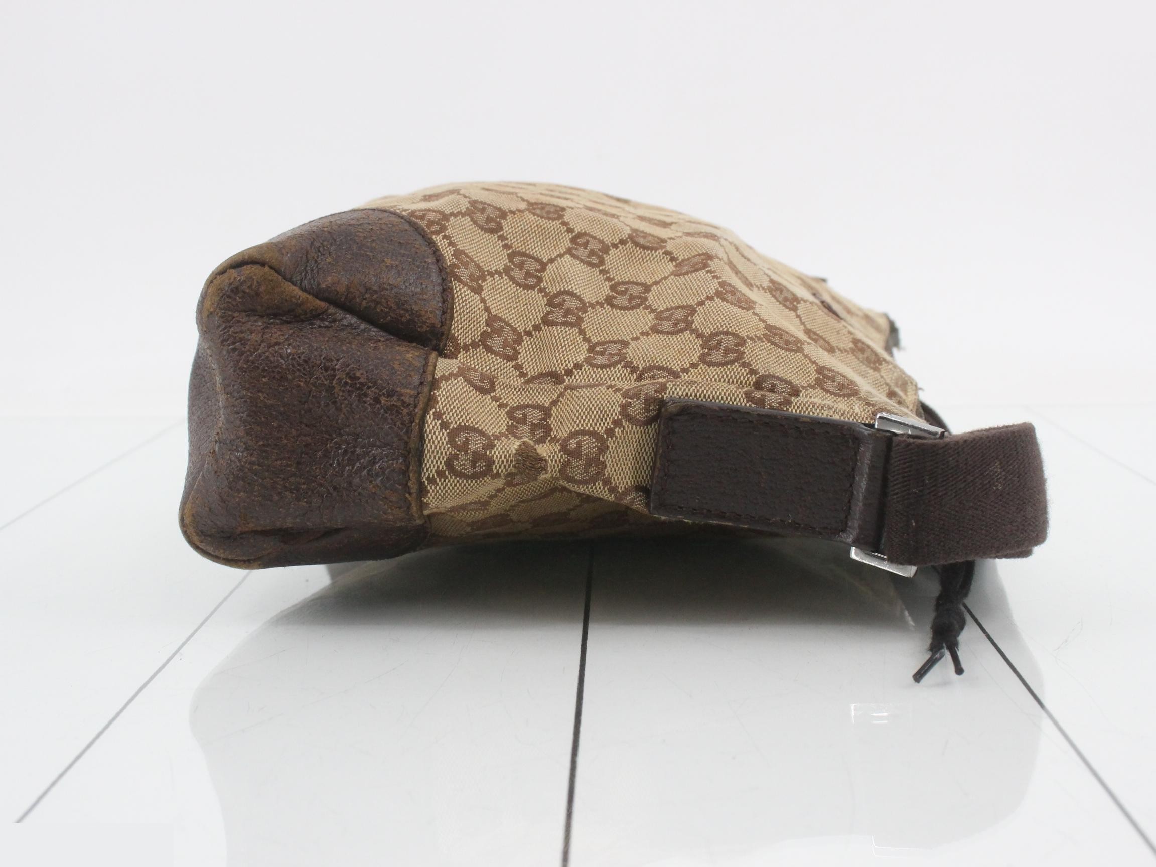 GG Canvas Shoulder Bag — view 3