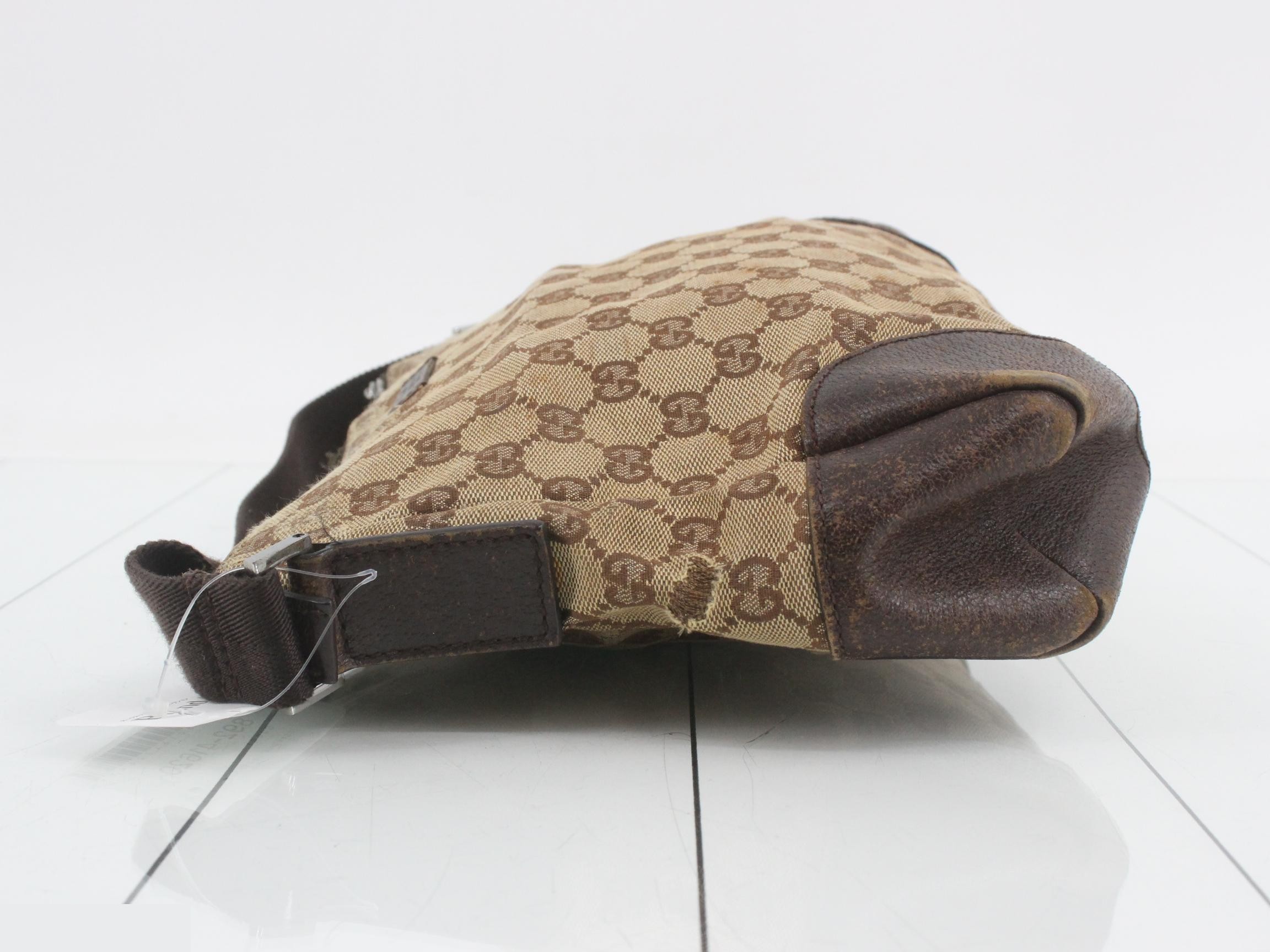 GG Canvas Shoulder Bag — view 4