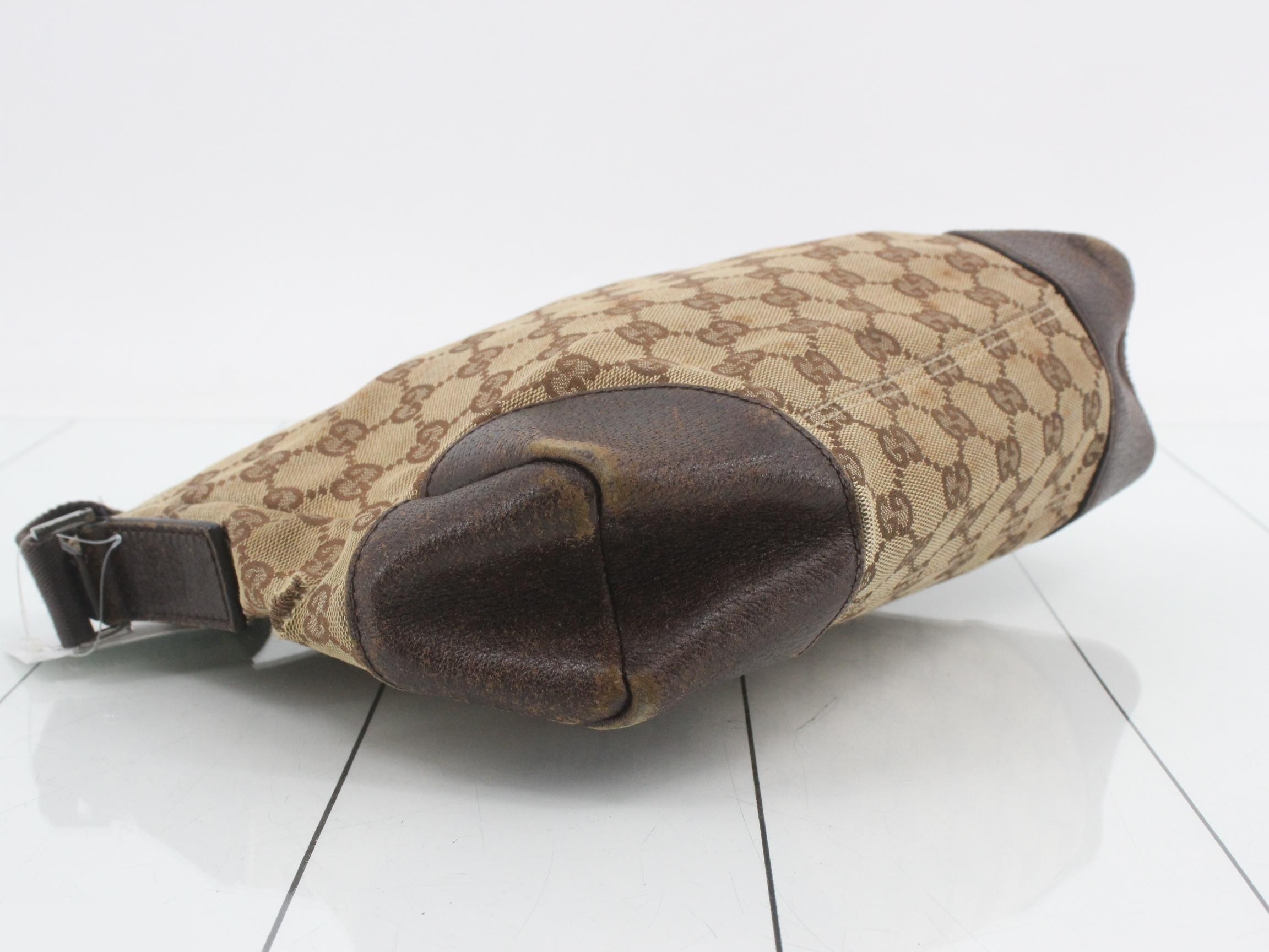 GG Canvas Shoulder Bag — view 5